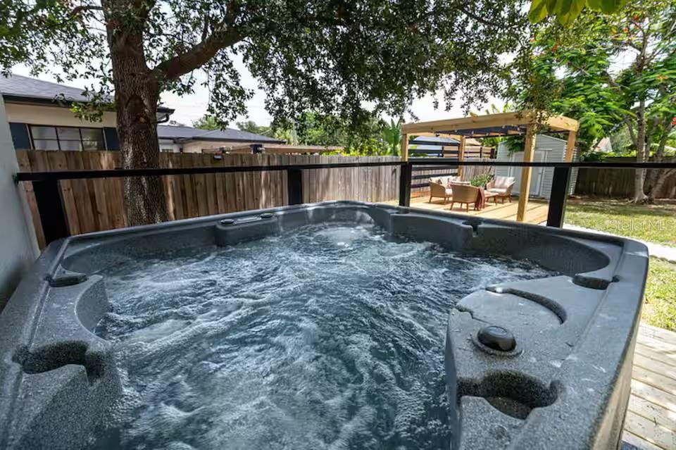 Image 18 of 21 For 5212 Puritan Avenue