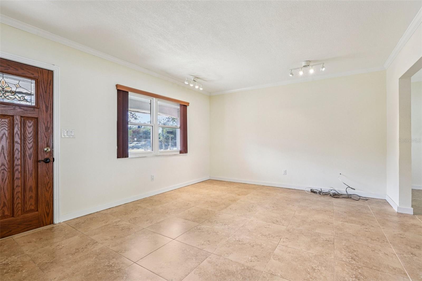 Image 10 of 42 For 215 West Shore Boulevard