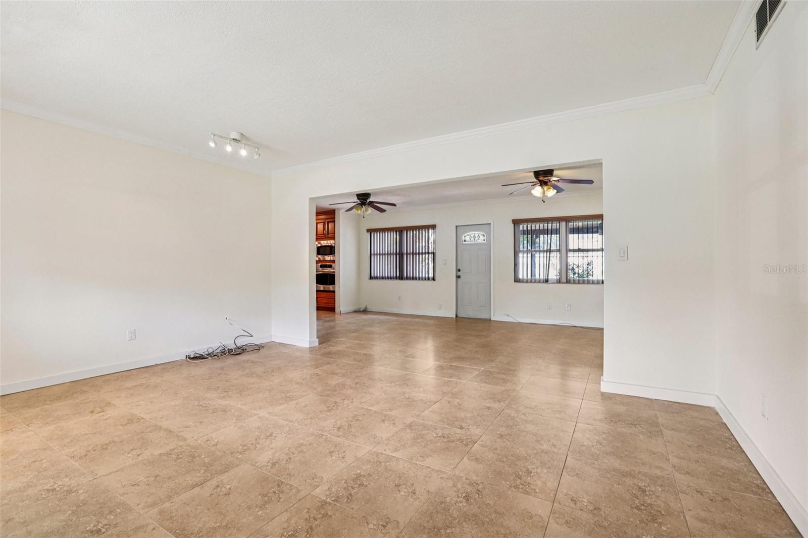 Image 11 of 42 For 215 West Shore Boulevard