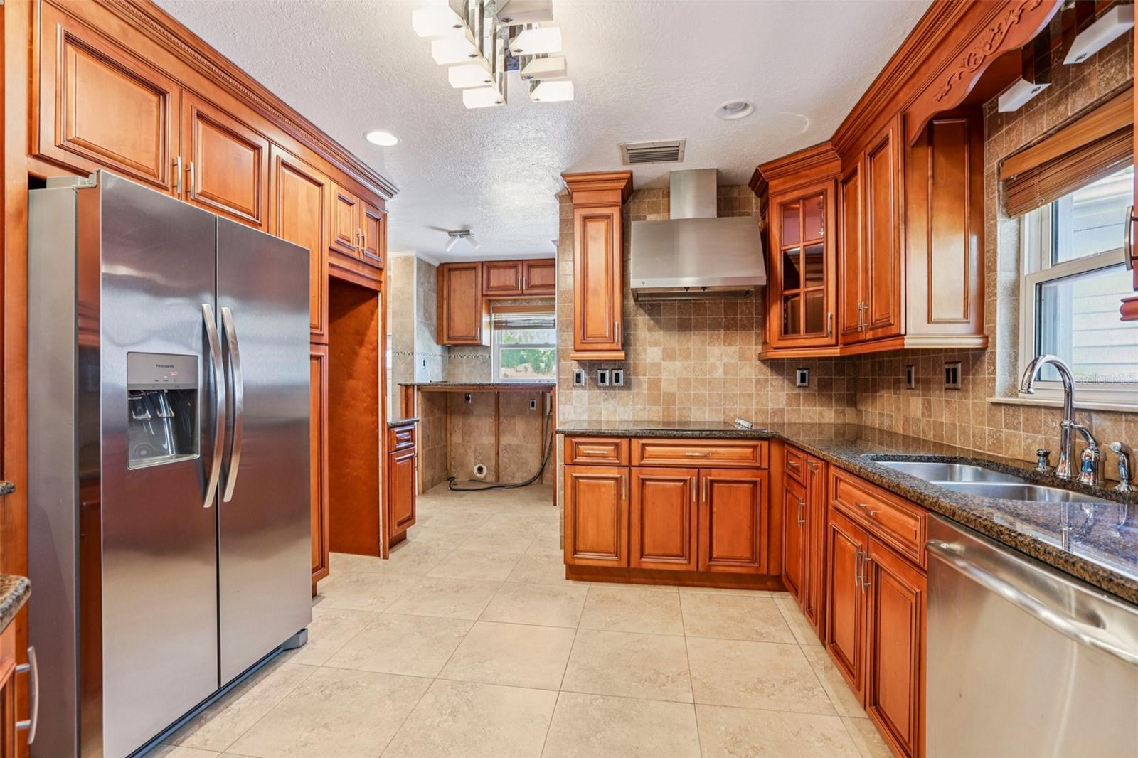 Image 16 of 42 For 215 West Shore Boulevard