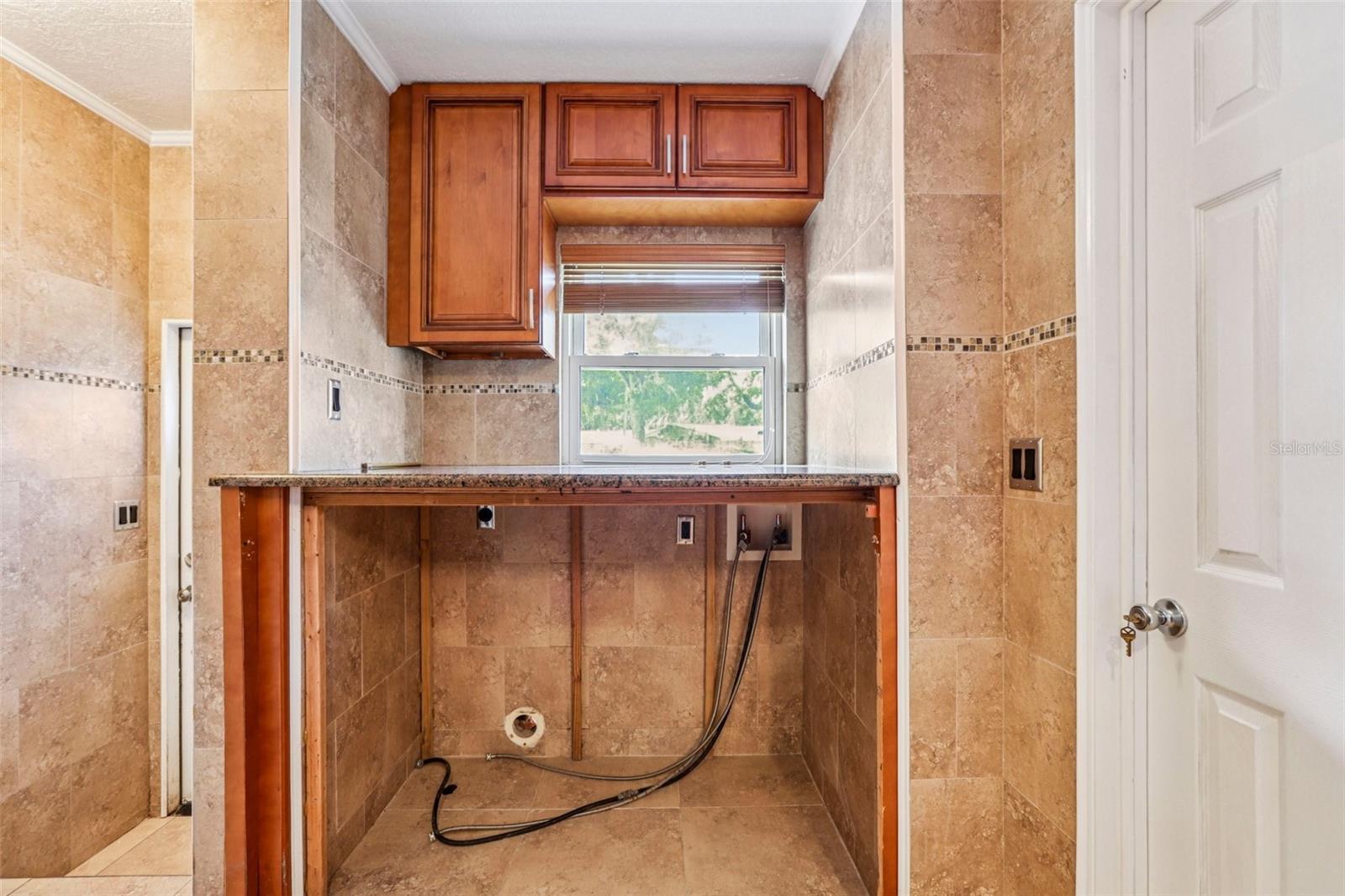 Image 20 of 42 For 215 West Shore Boulevard