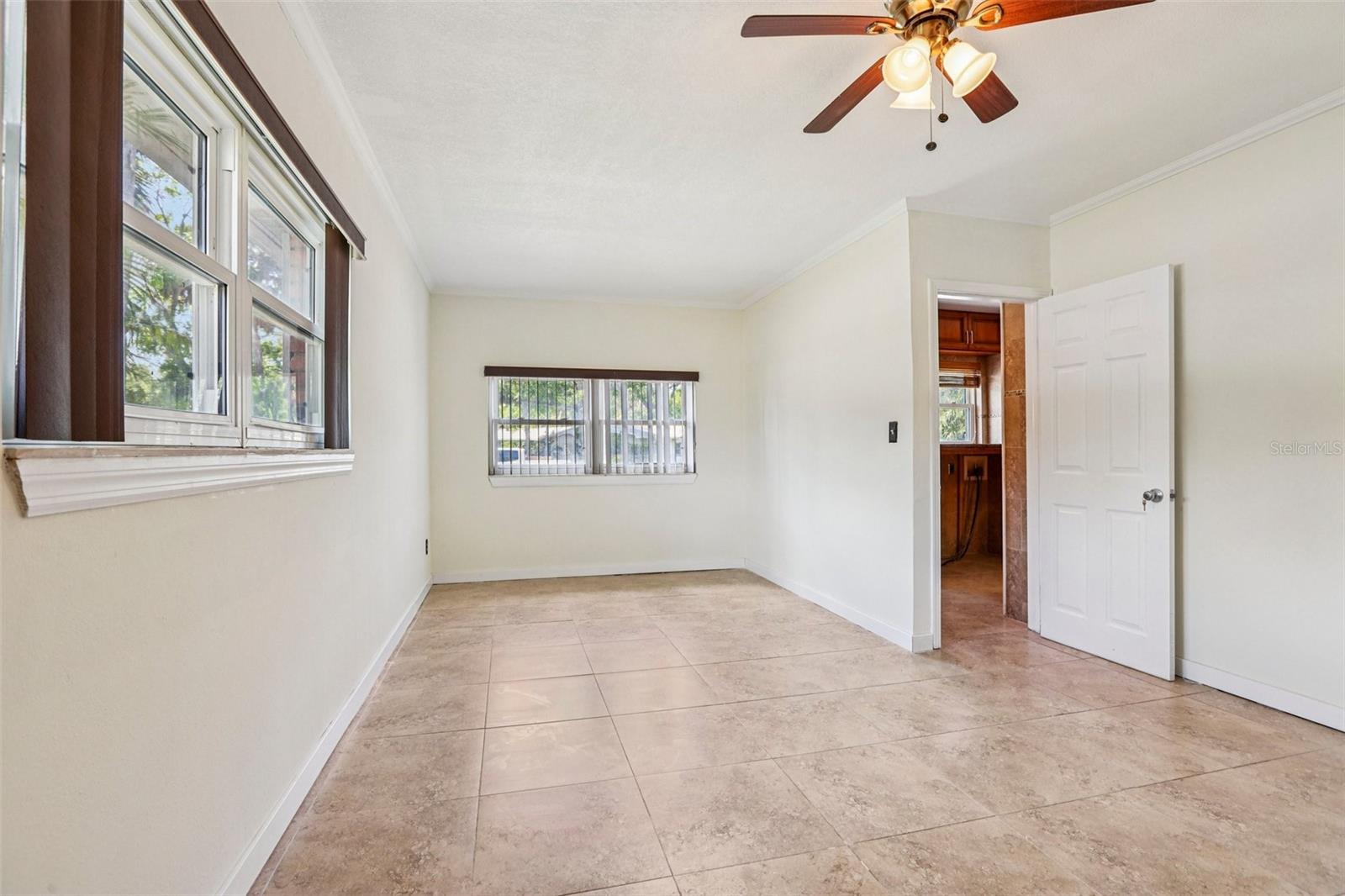 Image 24 of 42 For 215 West Shore Boulevard