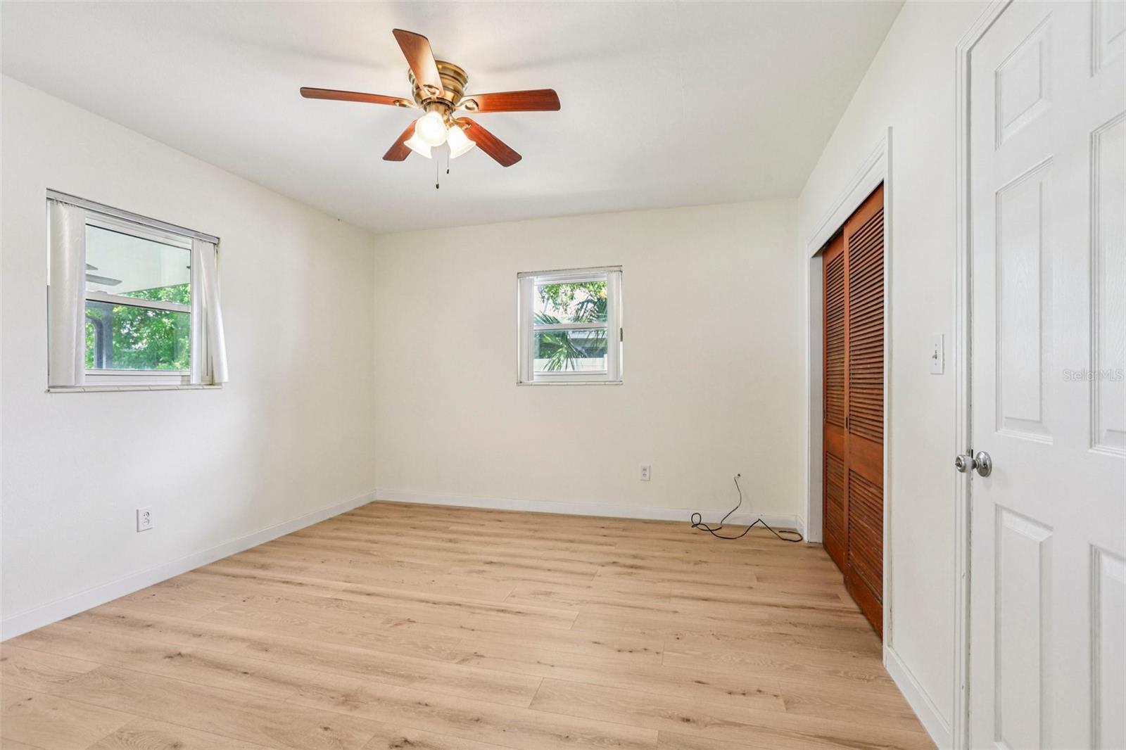 Image 29 of 42 For 215 West Shore Boulevard