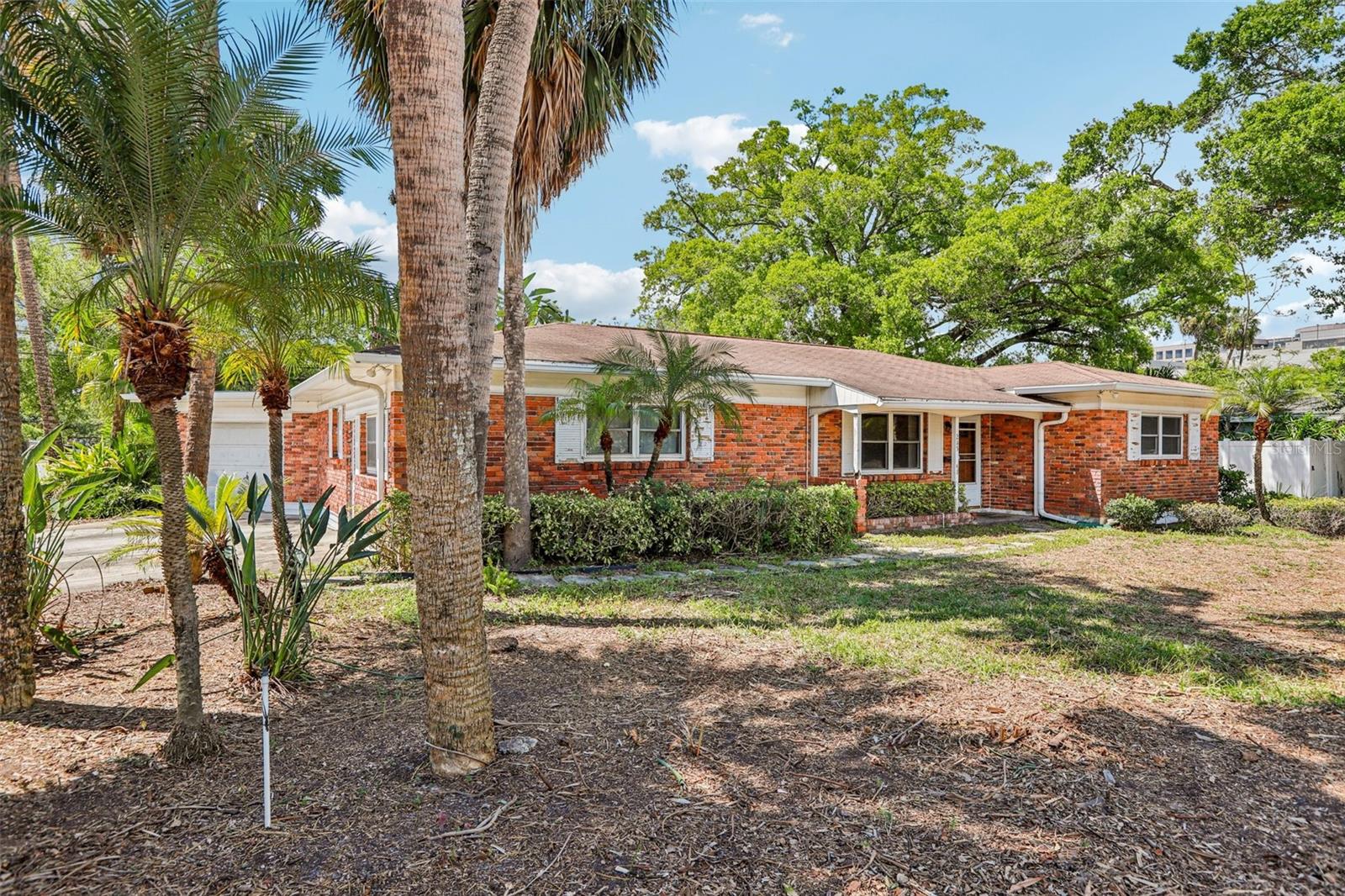 Image 6 of 42 For 215 West Shore Boulevard