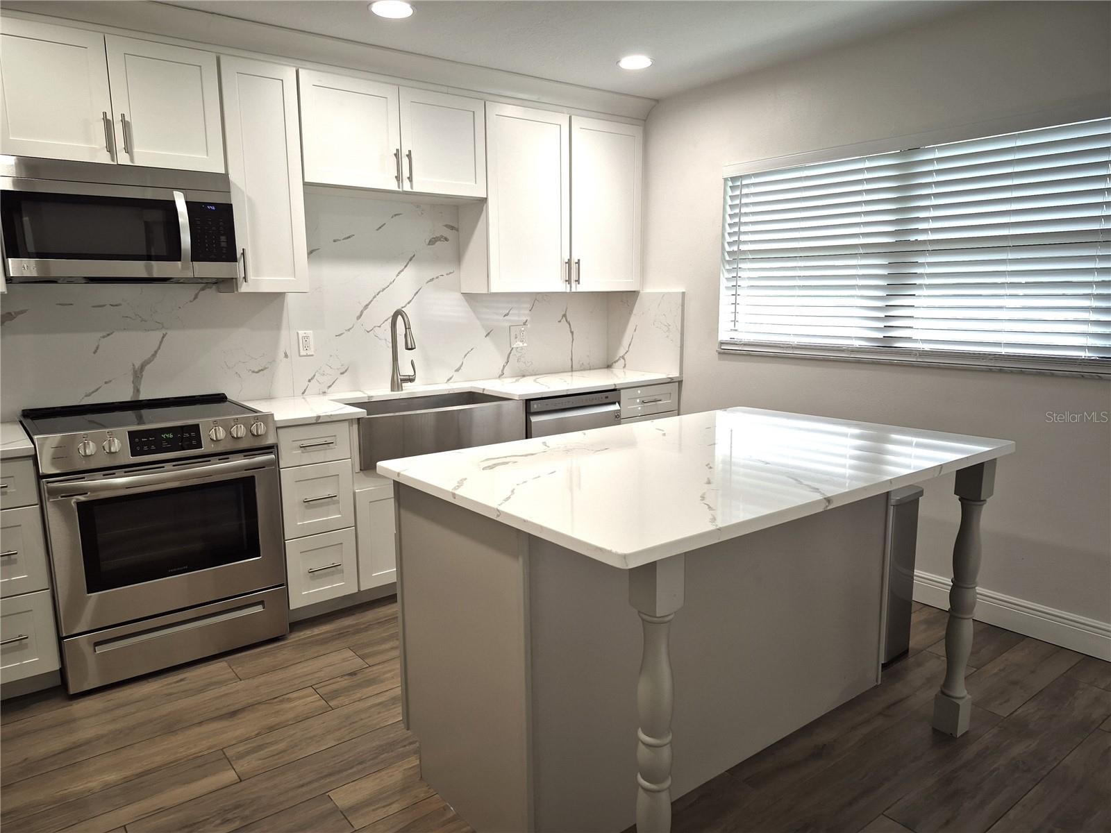 Image 16 of 35 For 160 Joanne Place