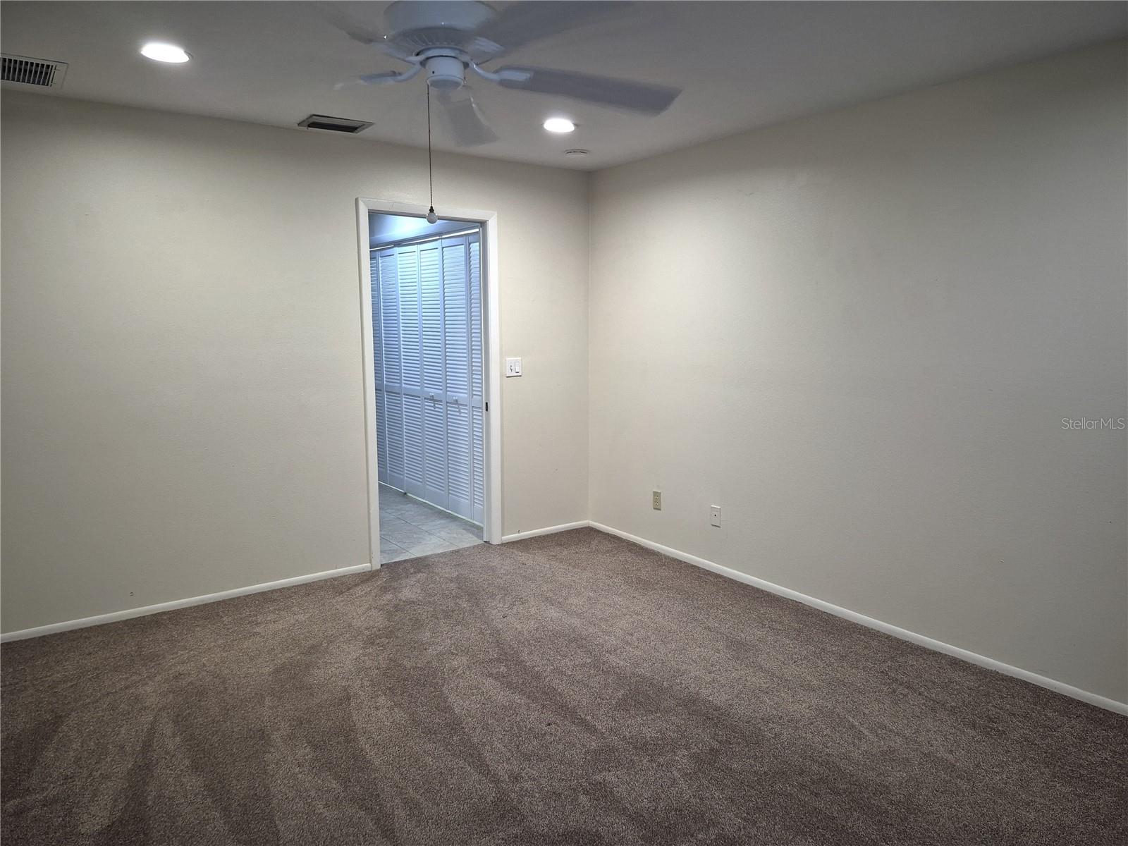 Image 20 of 35 For 160 Joanne Place