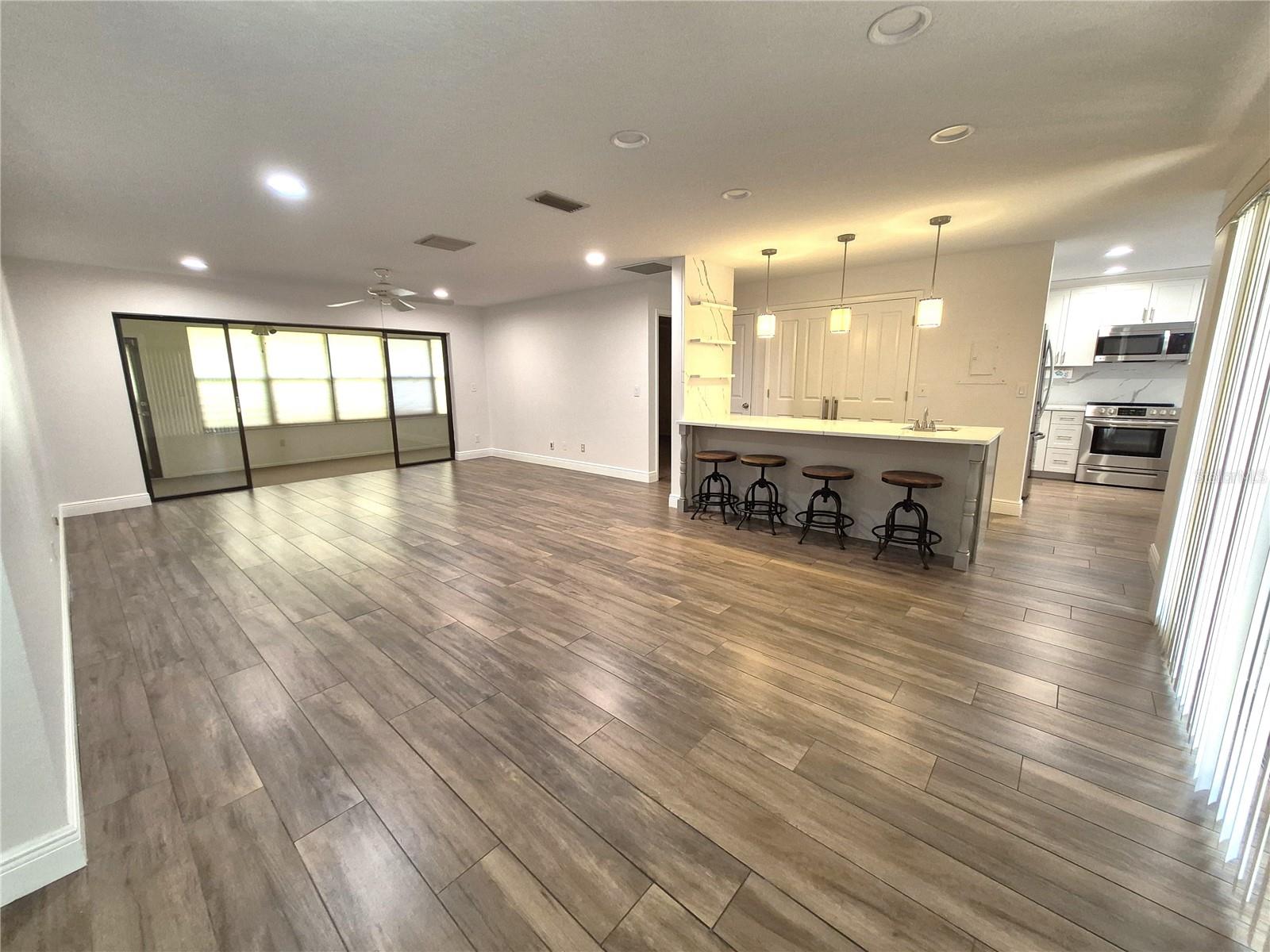 Image 7 of 35 For 160 Joanne Place