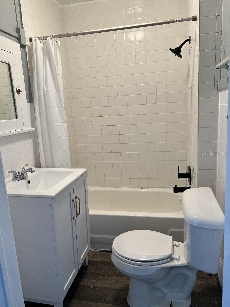 Image 10 of 14 For 201 Ariana Street 1, 2, 3, 4