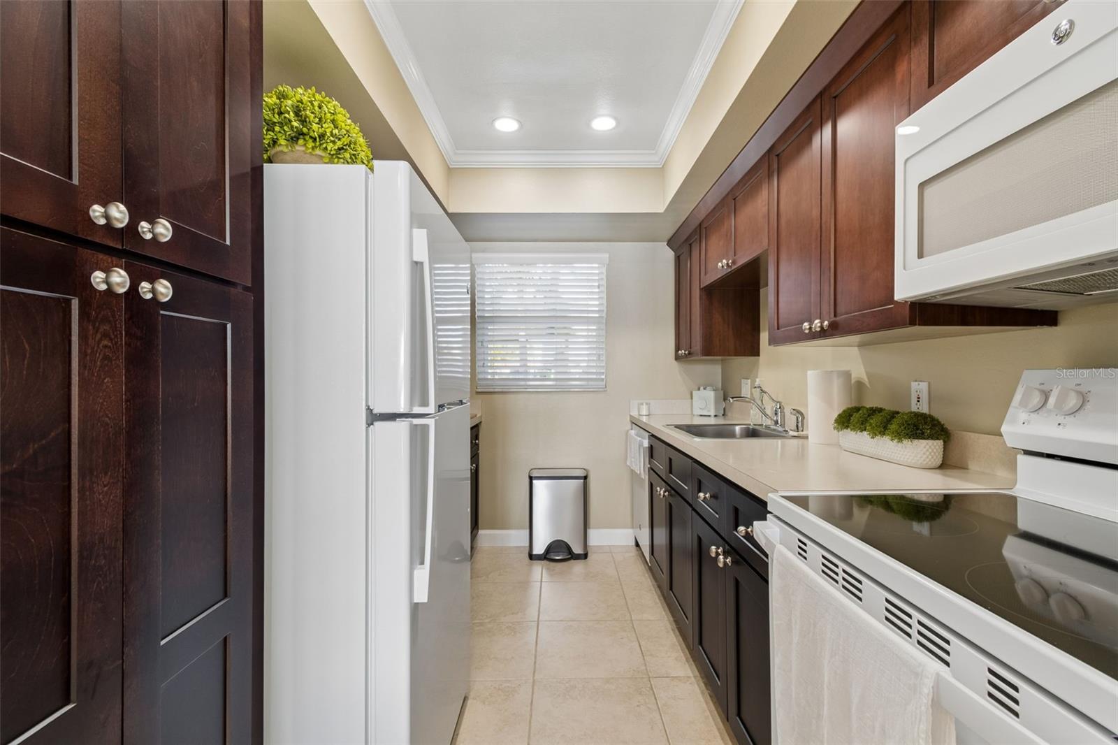 Listing photo id 9 for 2307 Bay Boulevard