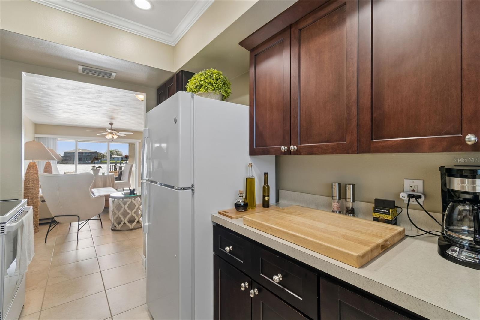 Listing photo id 11 for 2307 Bay Boulevard