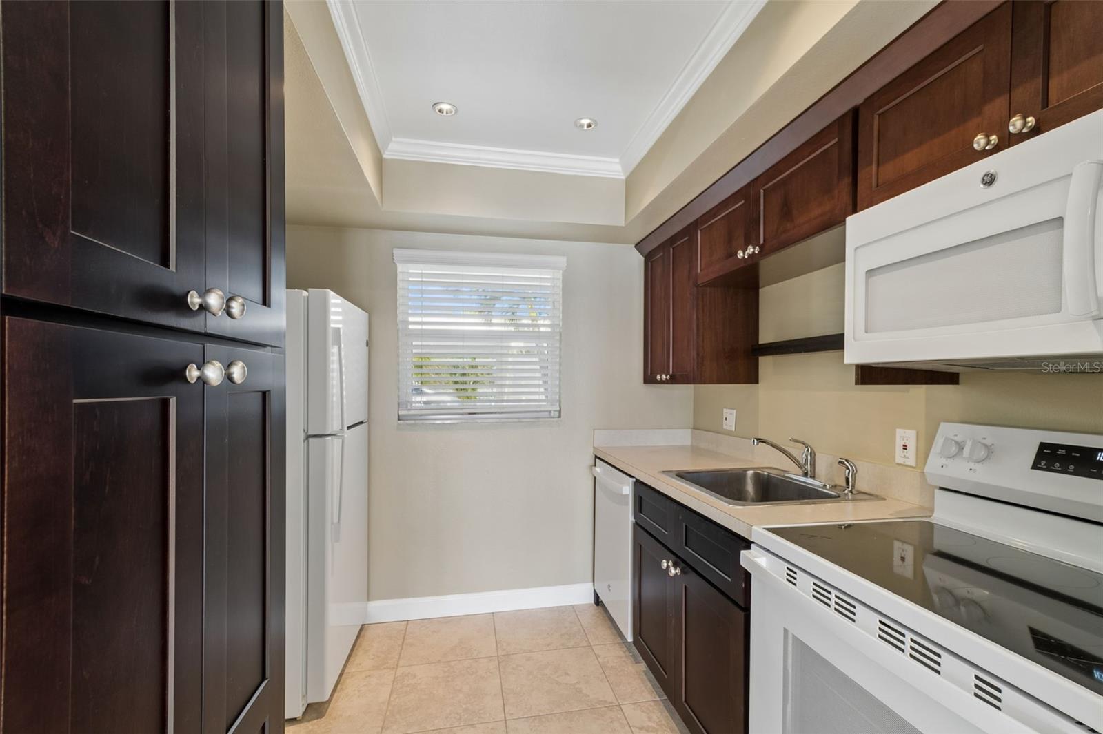 Listing photo id 32 for 2307 Bay Boulevard