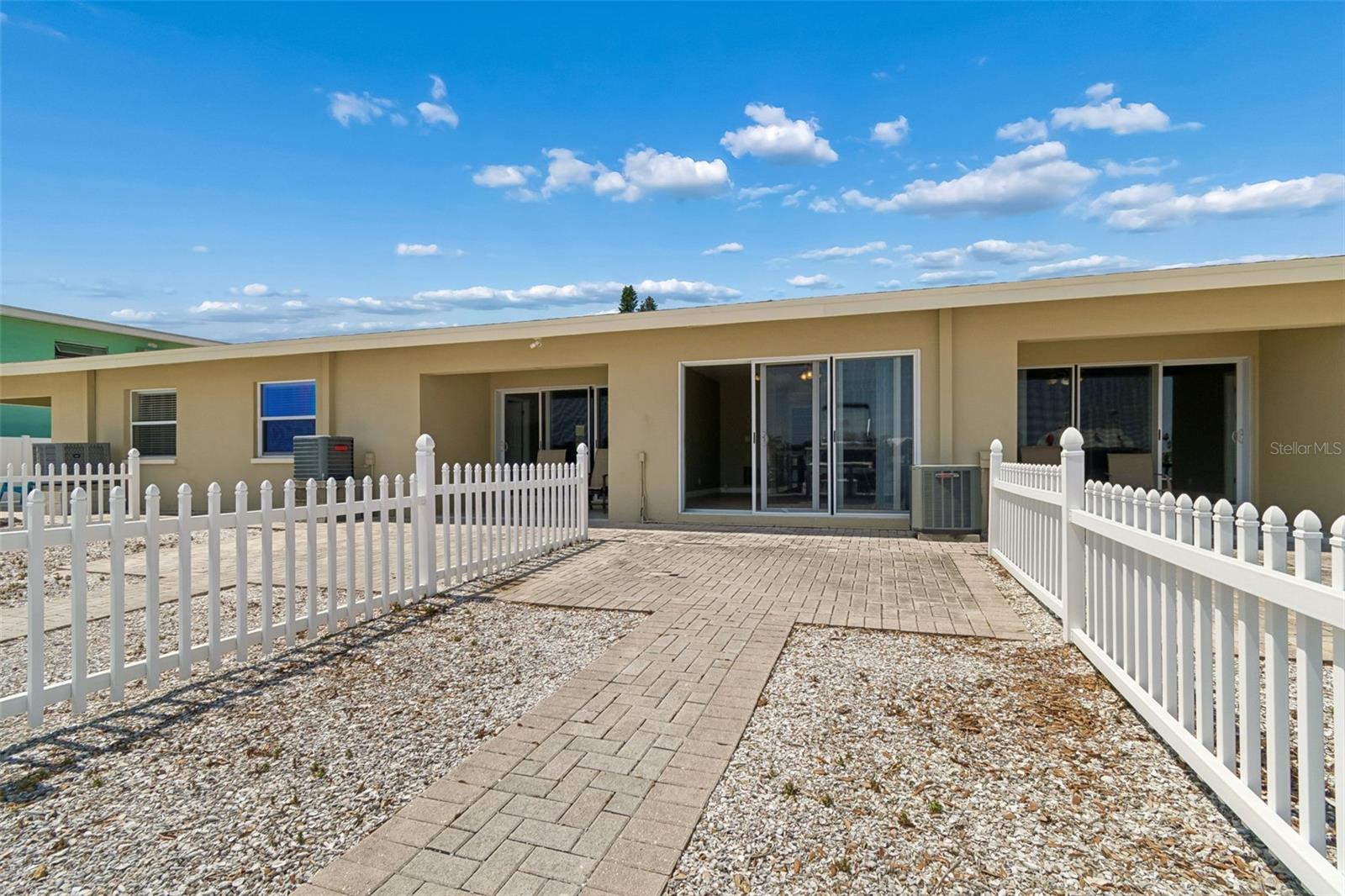 Listing photo id 56 for 2307 Bay Boulevard