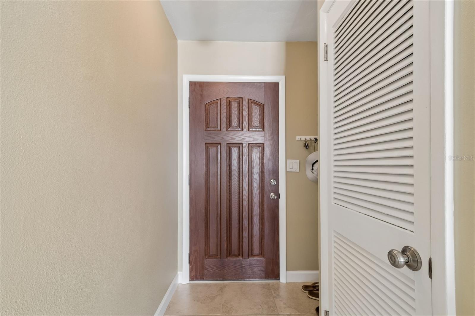 Listing photo id 5 for 2307 Bay Boulevard