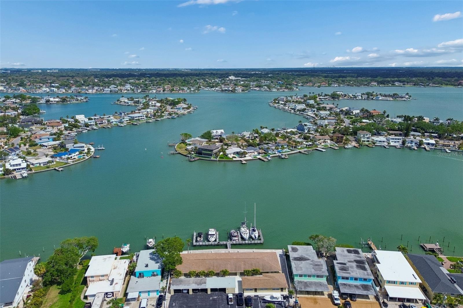 Listing photo id 90 for 2307 Bay Boulevard