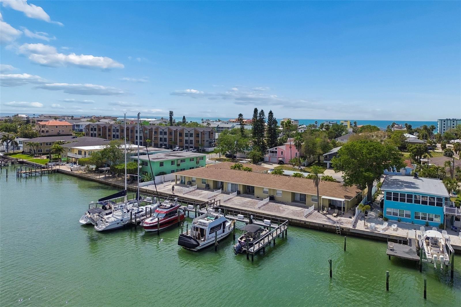 Listing photo id 91 for 2307 Bay Boulevard