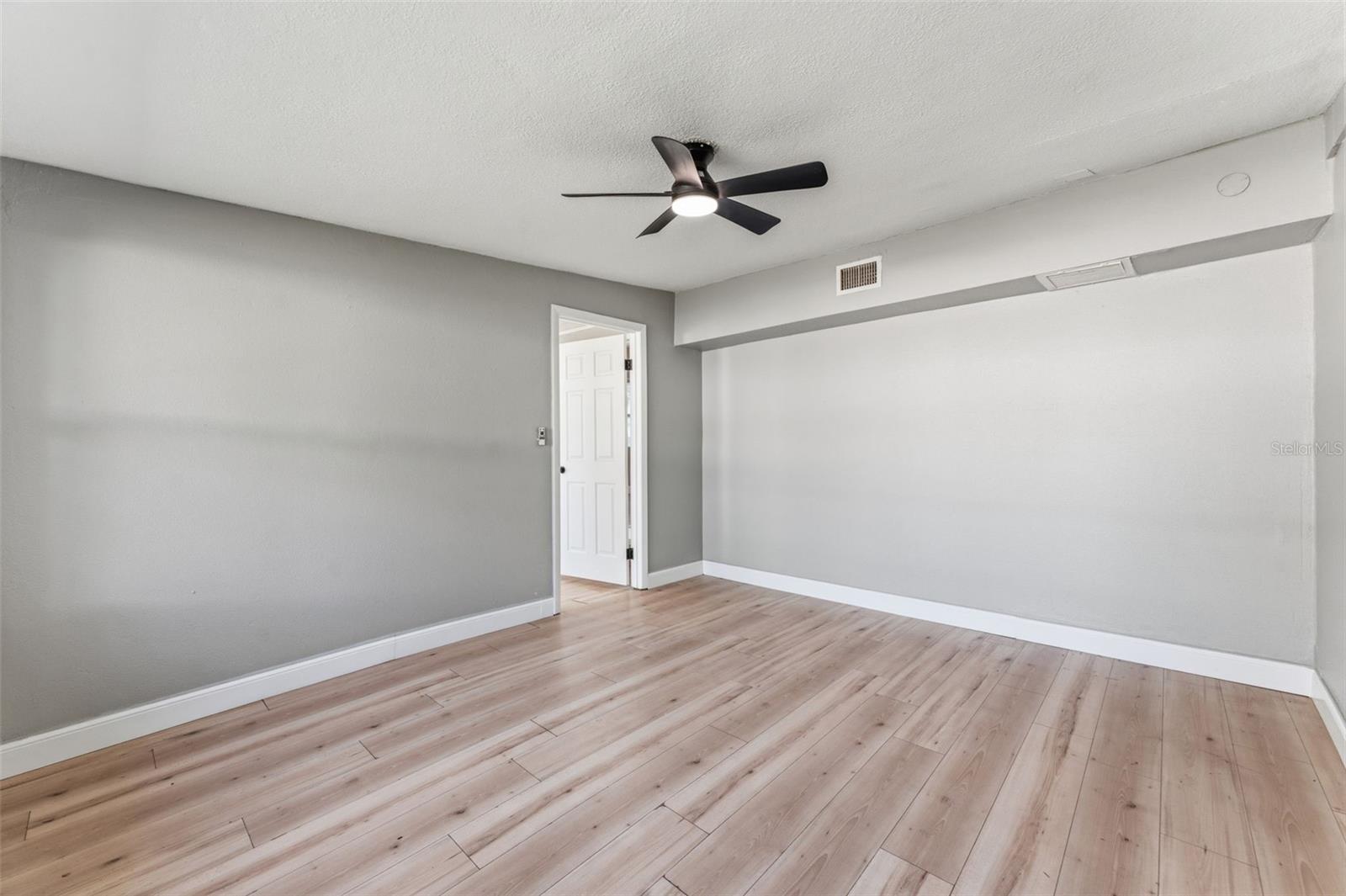 Image 14 of 27 For 2521 Highland Acres Dr