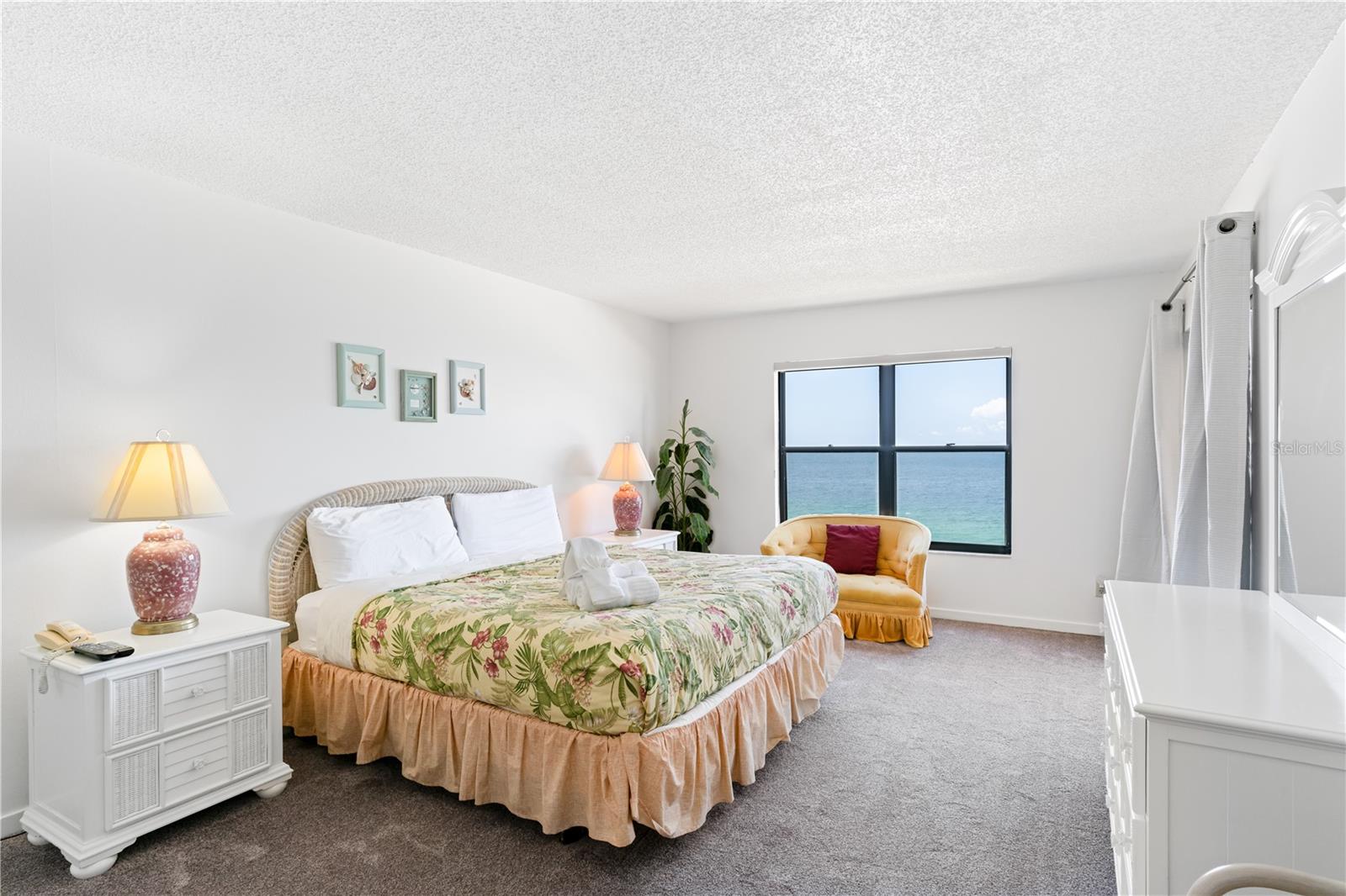 Listing photo id 13 for 900 Gulf Boulevard 702