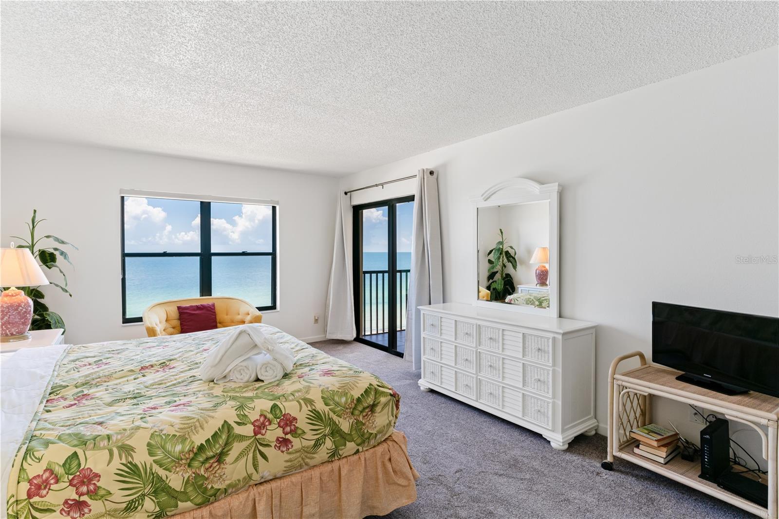 Listing photo id 14 for 900 Gulf Boulevard 702