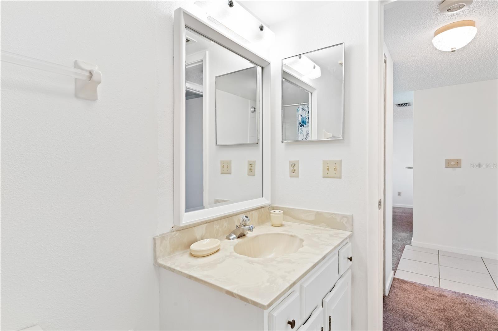 Listing photo id 24 for 900 Gulf Boulevard 702