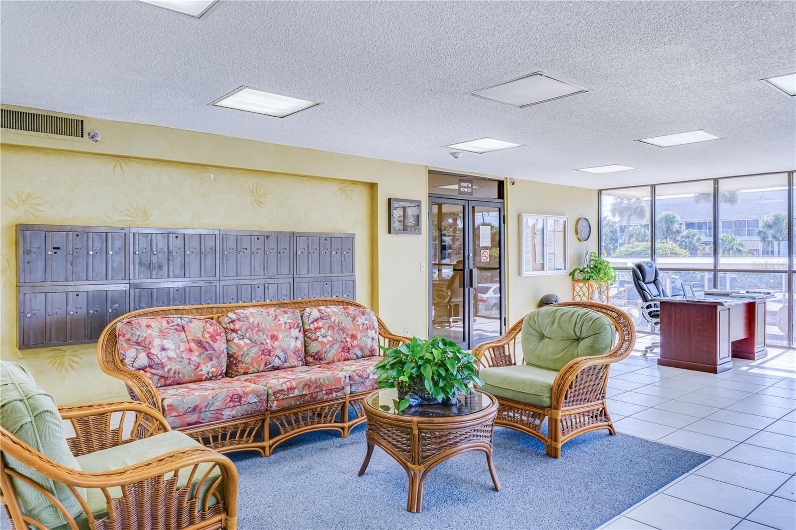 Listing photo id 41 for 900 Gulf Boulevard 702