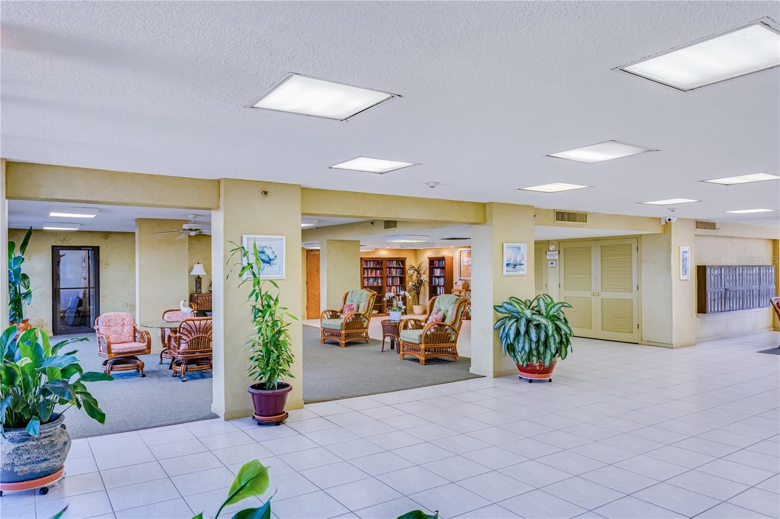 Listing photo id 42 for 900 Gulf Boulevard 702