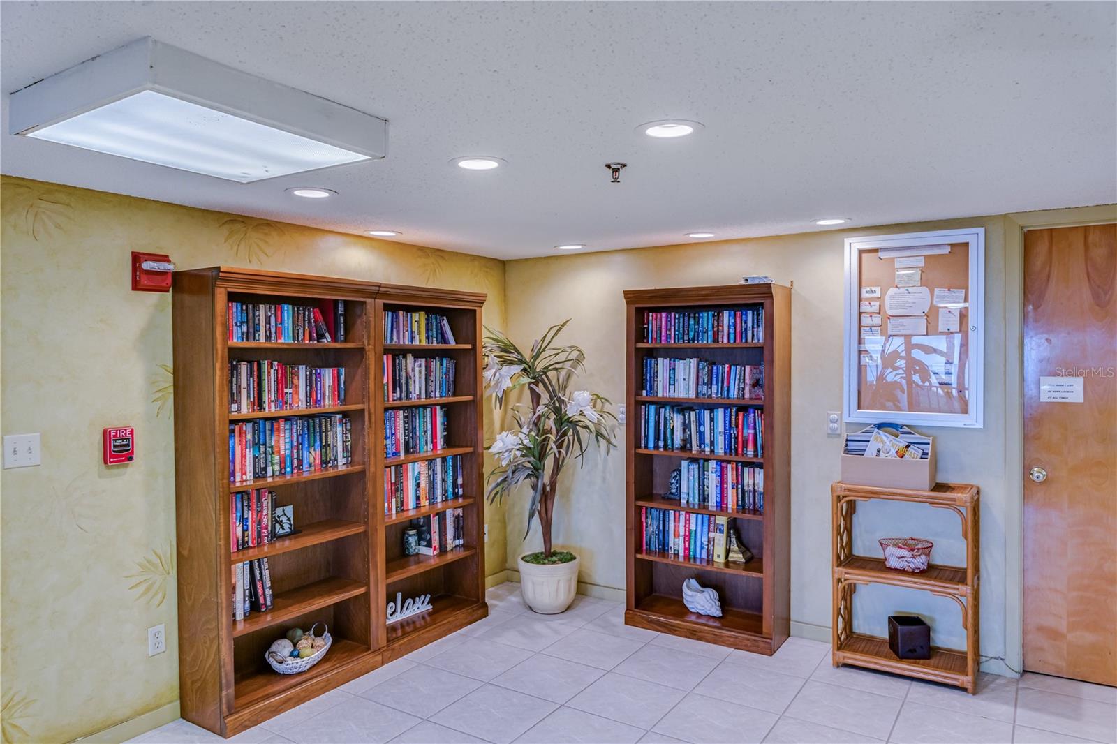 Listing photo id 44 for 900 Gulf Boulevard 702