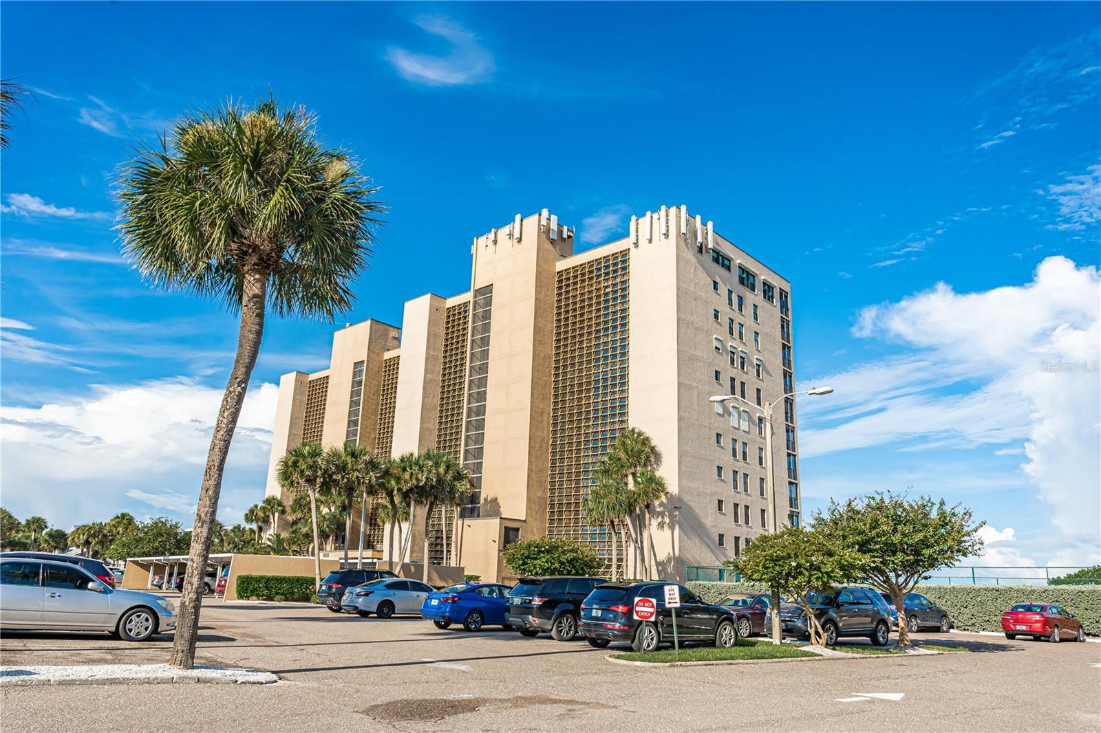 Listing photo id 47 for 900 Gulf Boulevard 702
