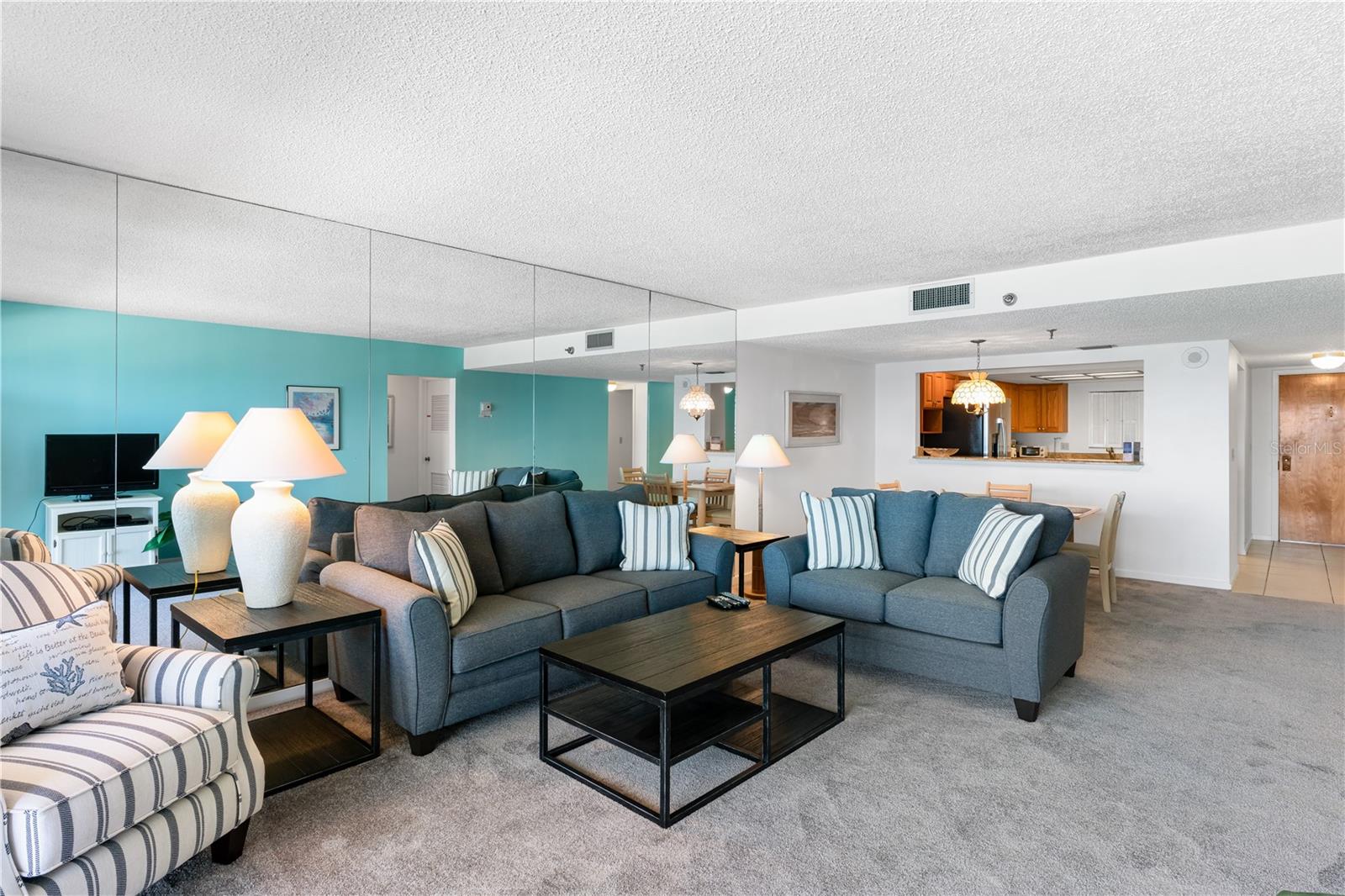 Listing photo id 7 for 900 Gulf Boulevard 702