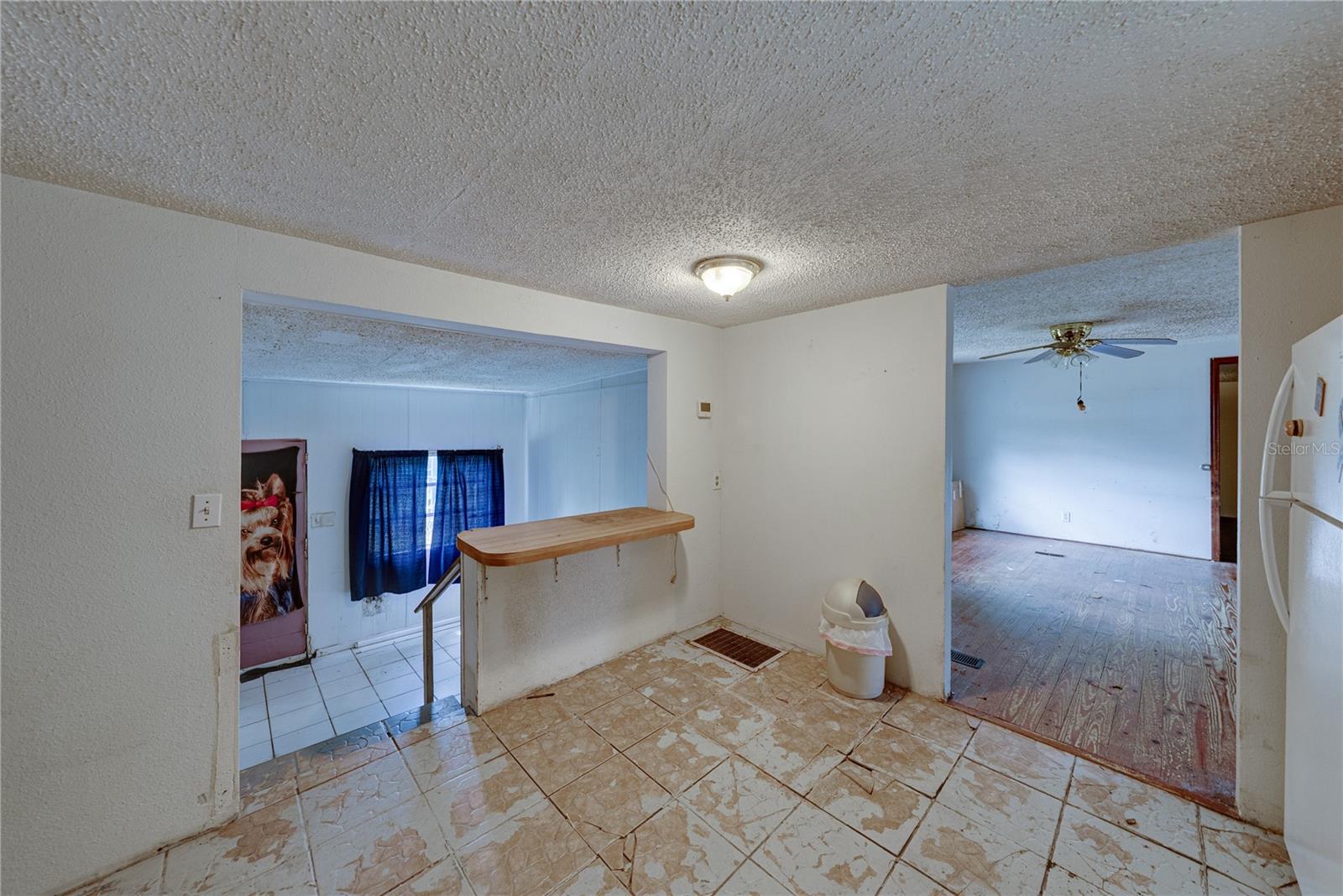 Image 15 of 33 For 25492 Hebron Street