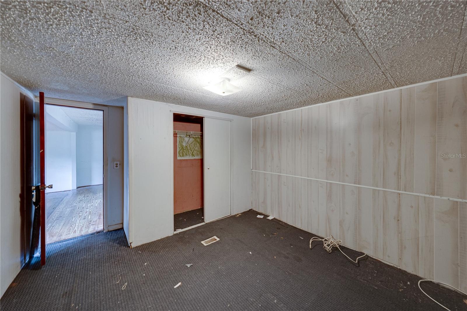 Image 19 of 33 For 25492 Hebron Street