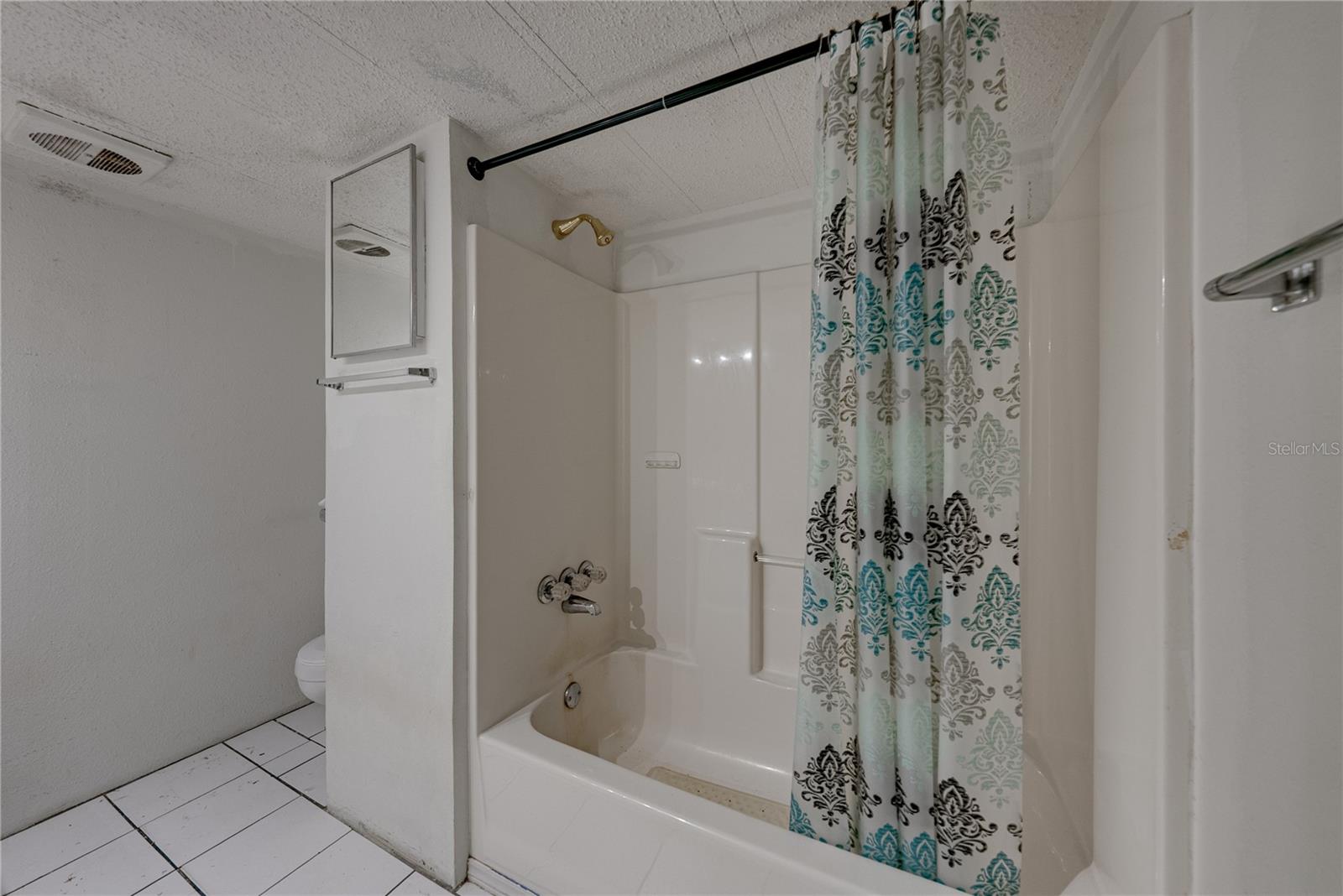 Image 22 of 33 For 25492 Hebron Street