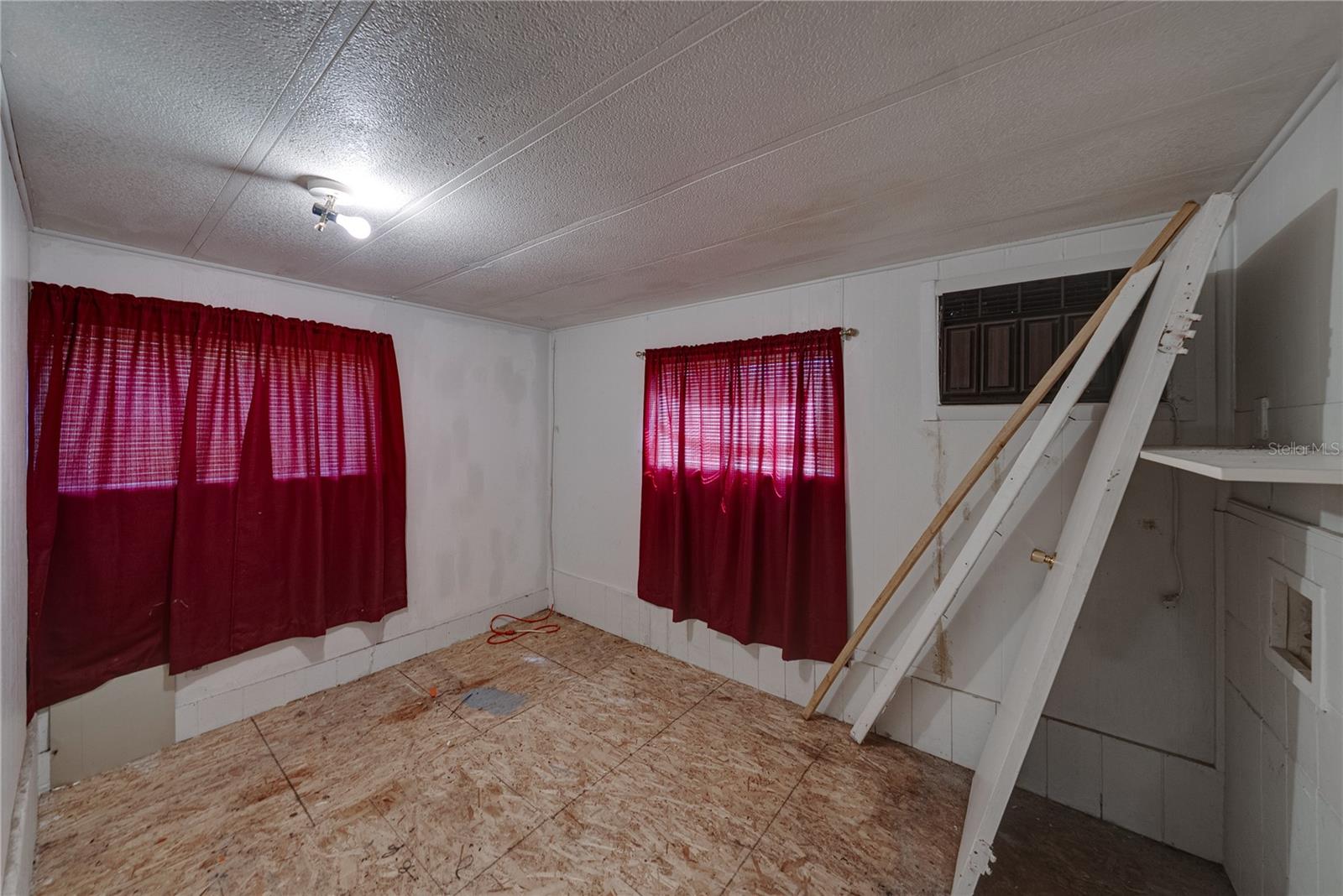 Image 27 of 33 For 25492 Hebron Street