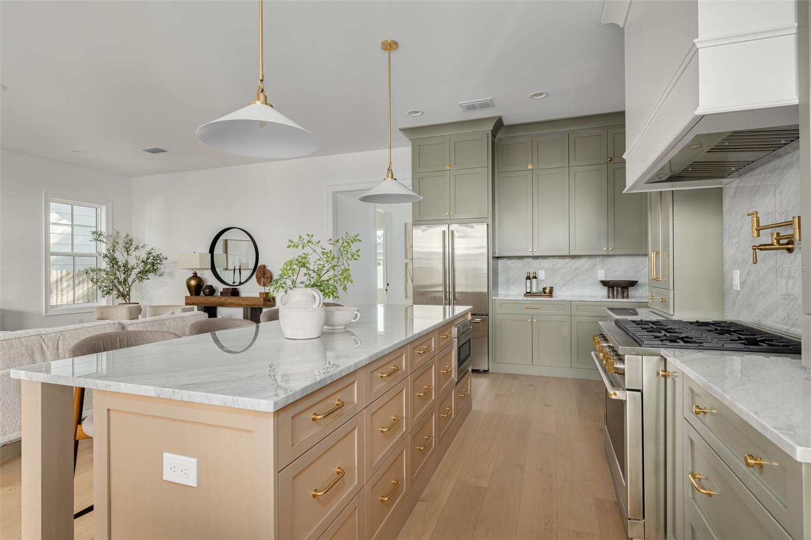 Image 10 of 51 For 1420 14th Street N