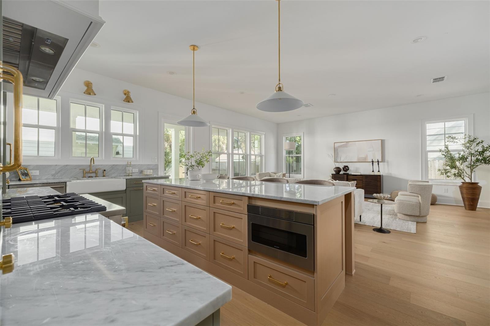 Image 11 of 51 For 1420 14th Street N