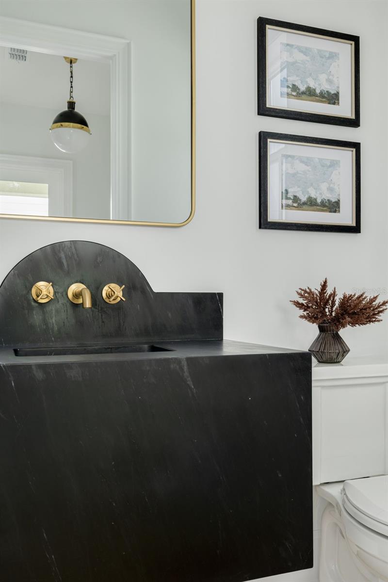 Image 14 of 51 For 1420 14th Street N