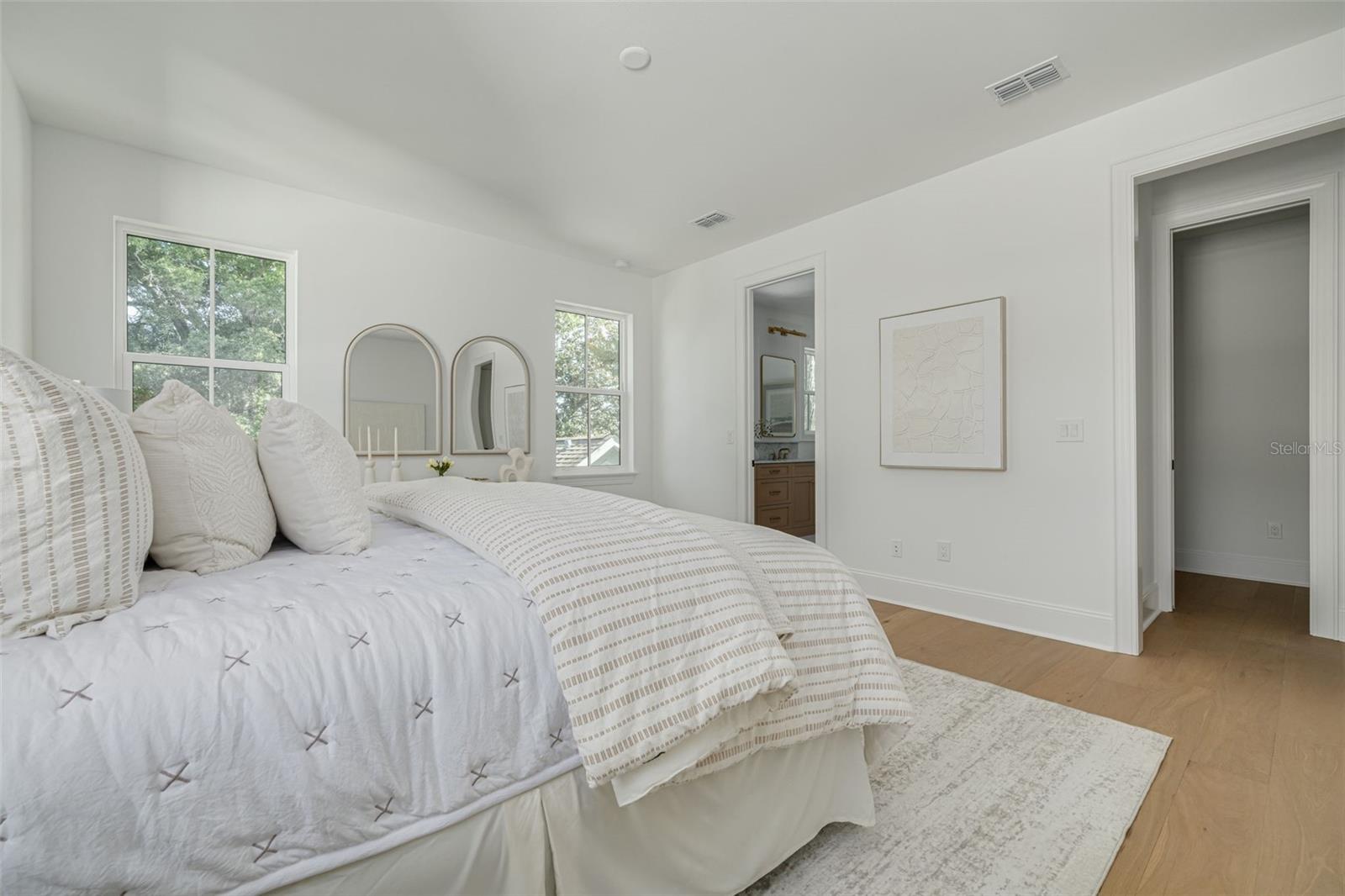 Image 23 of 51 For 1420 14th Street N