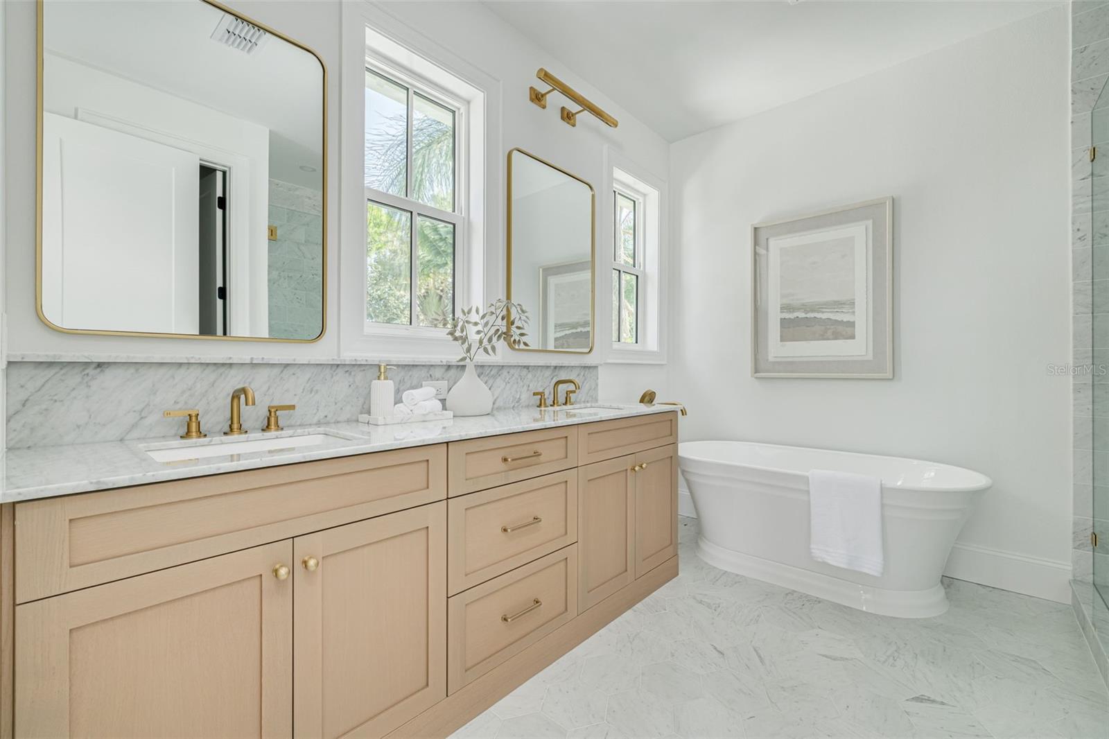 Image 24 of 51 For 1420 14th Street N