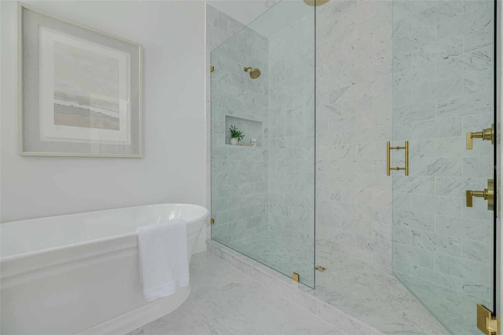 Image 26 of 51 For 1420 14th Street N