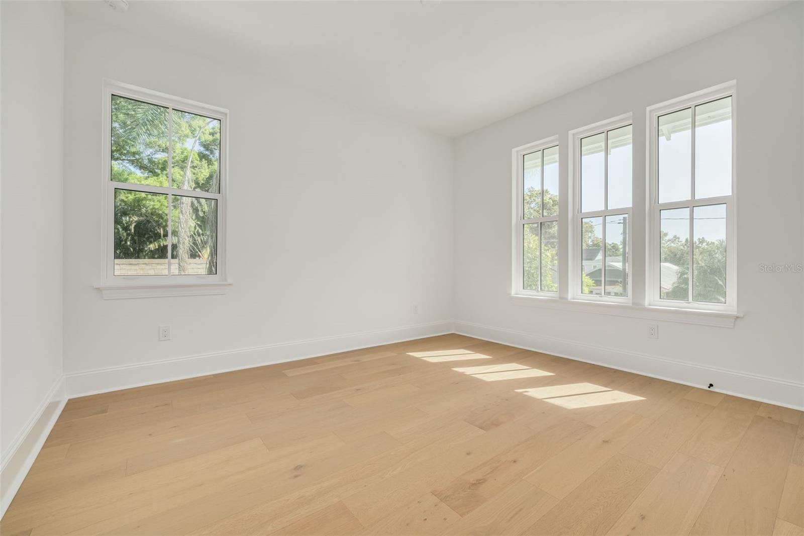 Image 30 of 51 For 1420 14th Street N