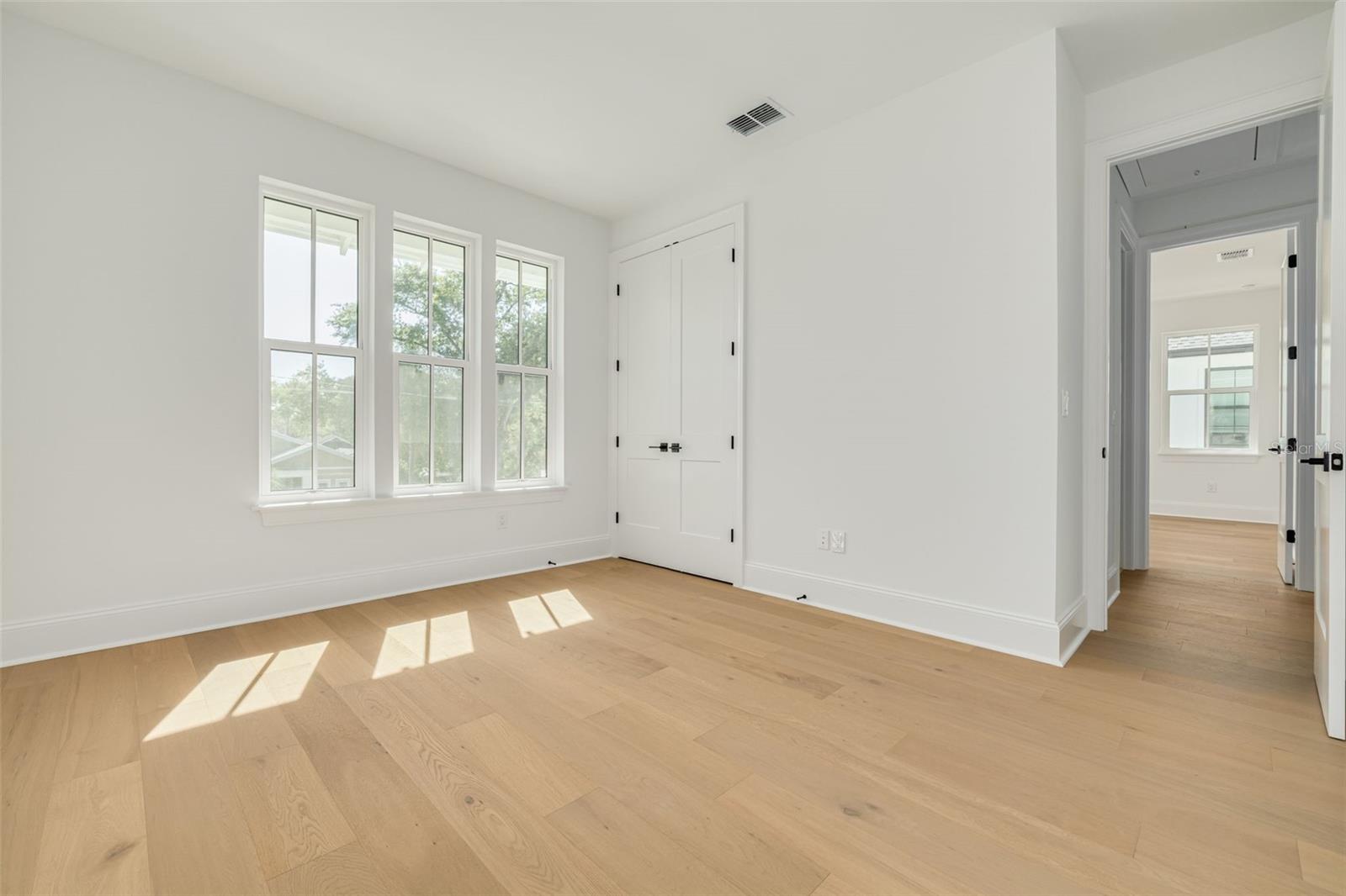 Image 31 of 51 For 1420 14th Street N