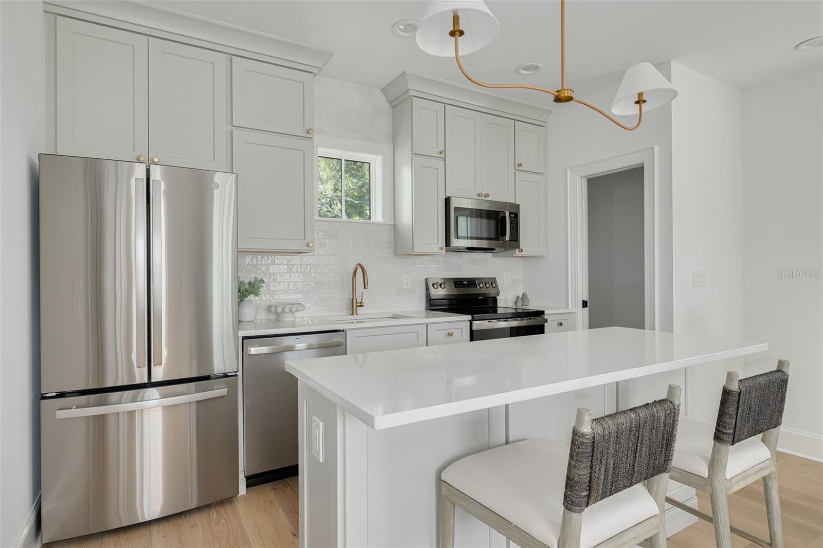 Image 37 of 51 For 1420 14th Street N