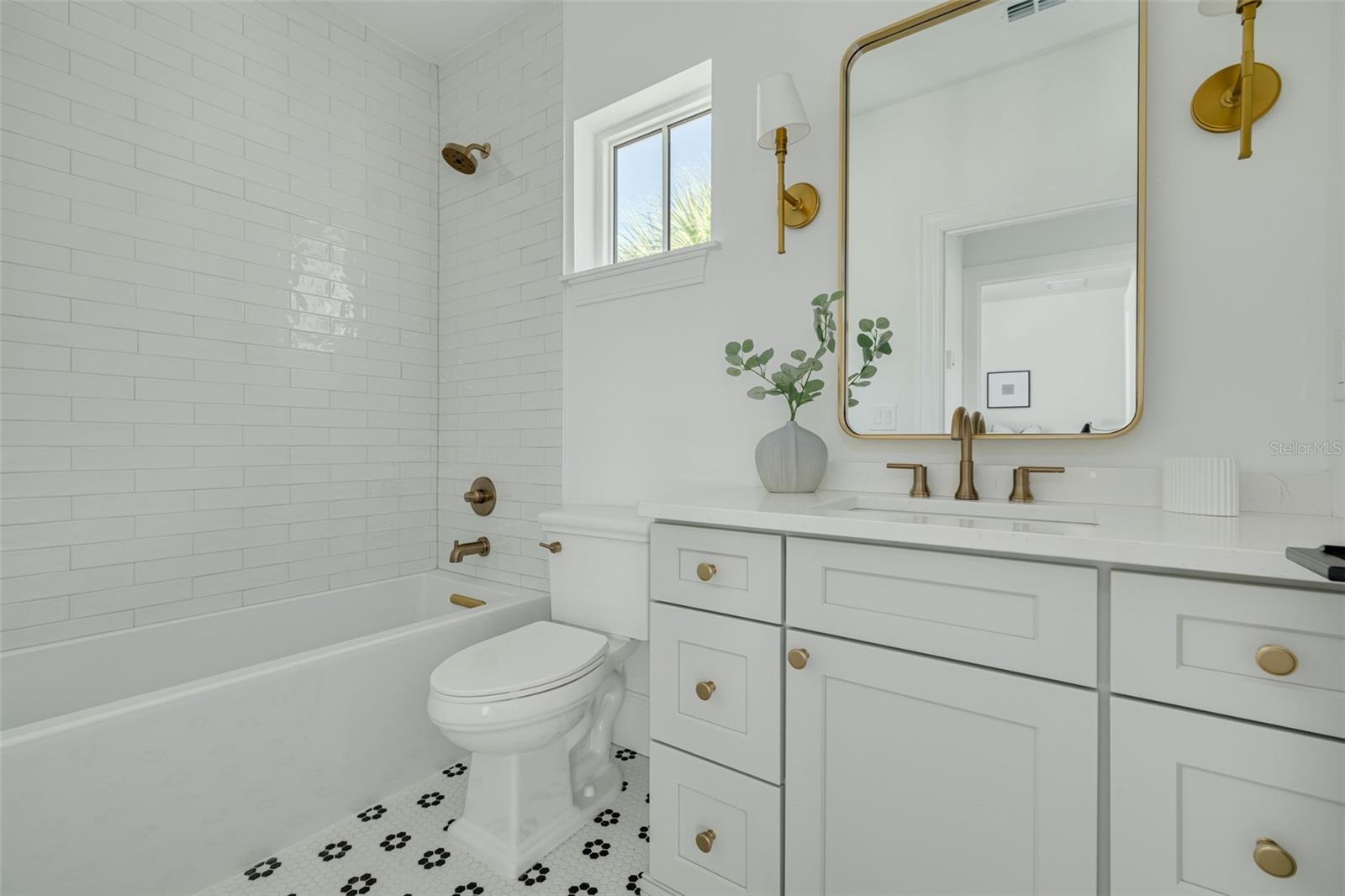 Image 41 of 51 For 1420 14th Street N