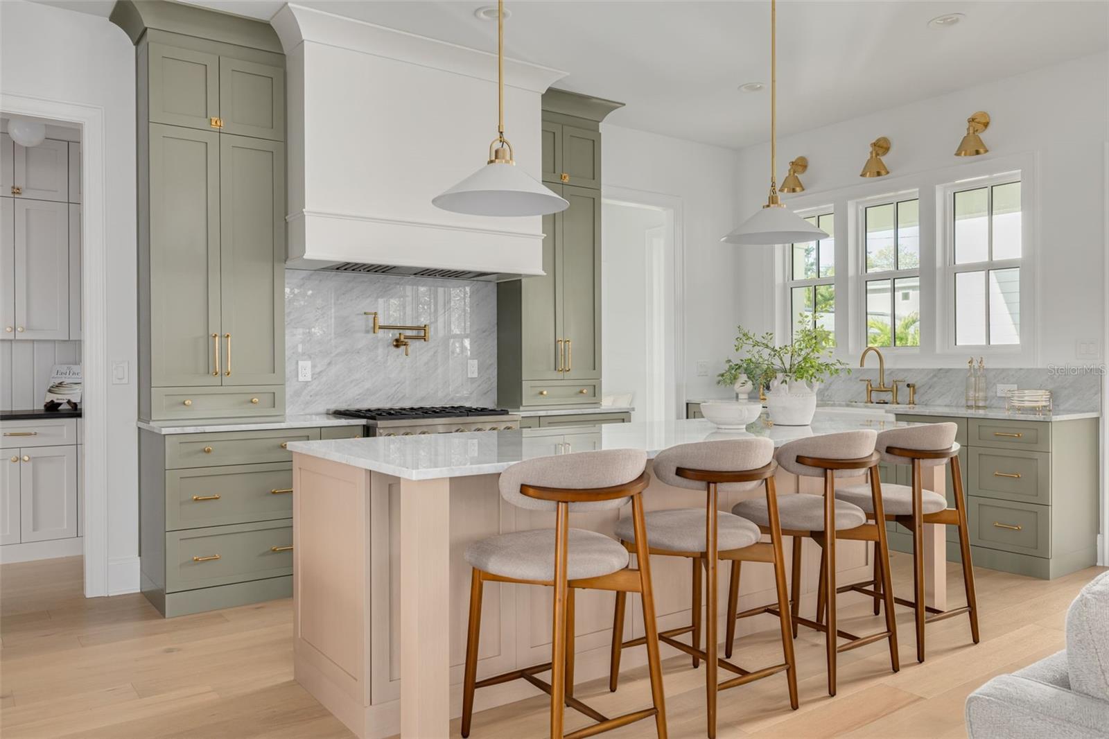 Image 5 of 51 For 1420 14th Street N