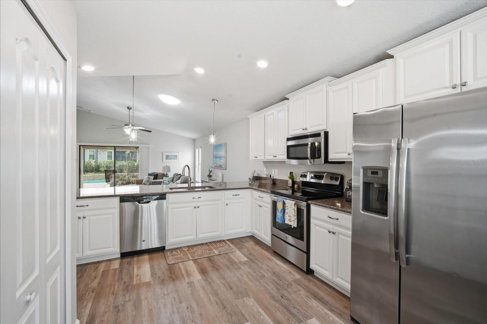 Listing photo id 11 for 14229 Stockwell Lane