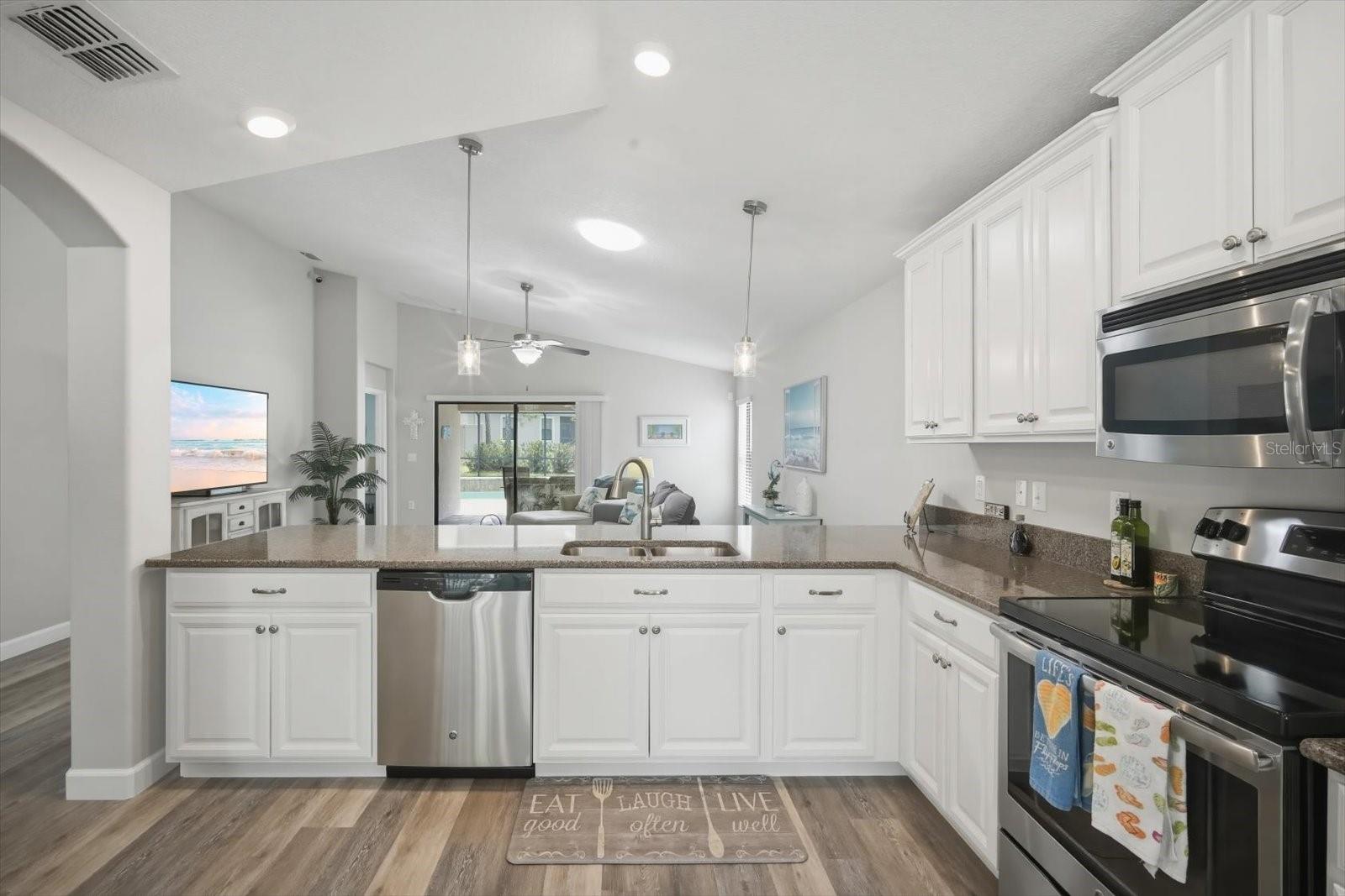 Listing photo id 13 for 14229 Stockwell Lane