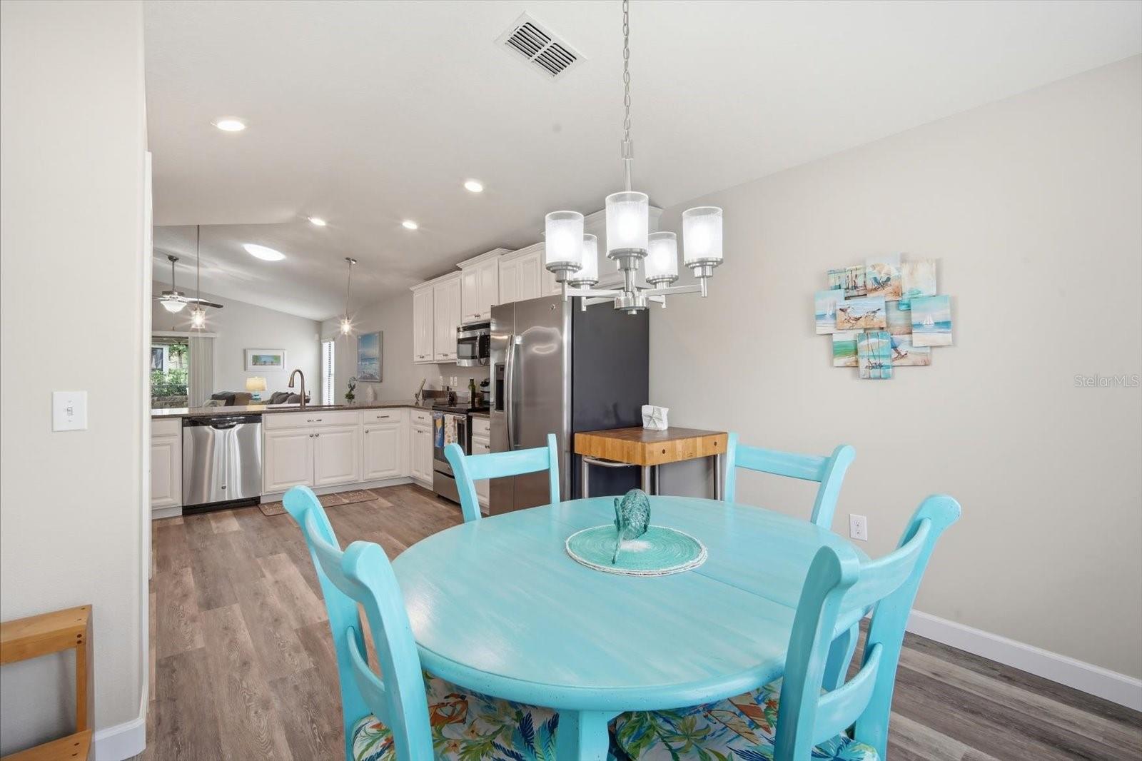 Listing photo id 14 for 14229 Stockwell Lane