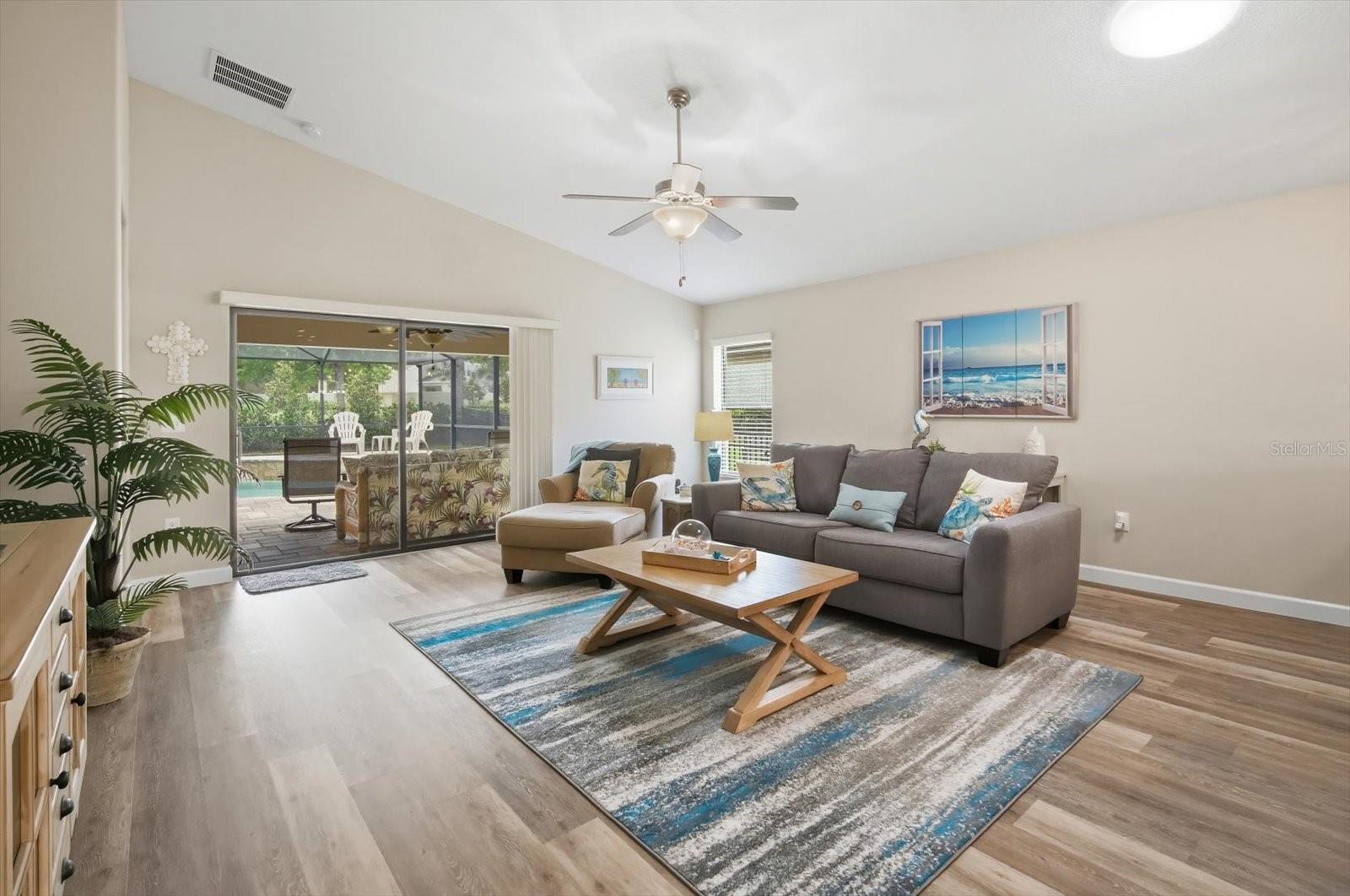 Listing photo id 5 for 14229 Stockwell Lane