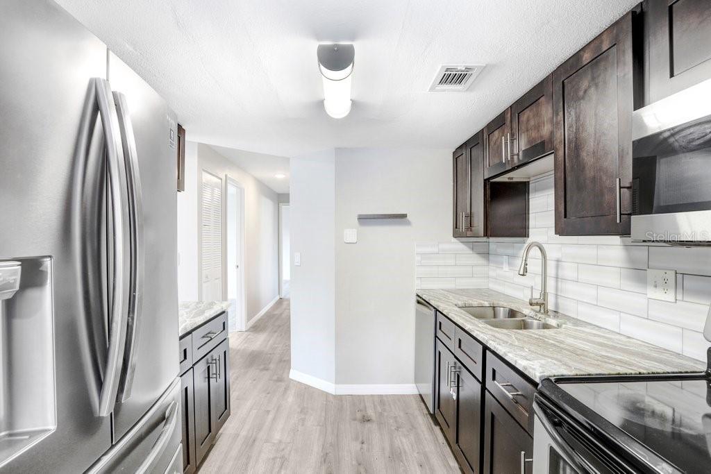 Image 12 of 26 For 137 Hunter Lake Drive C