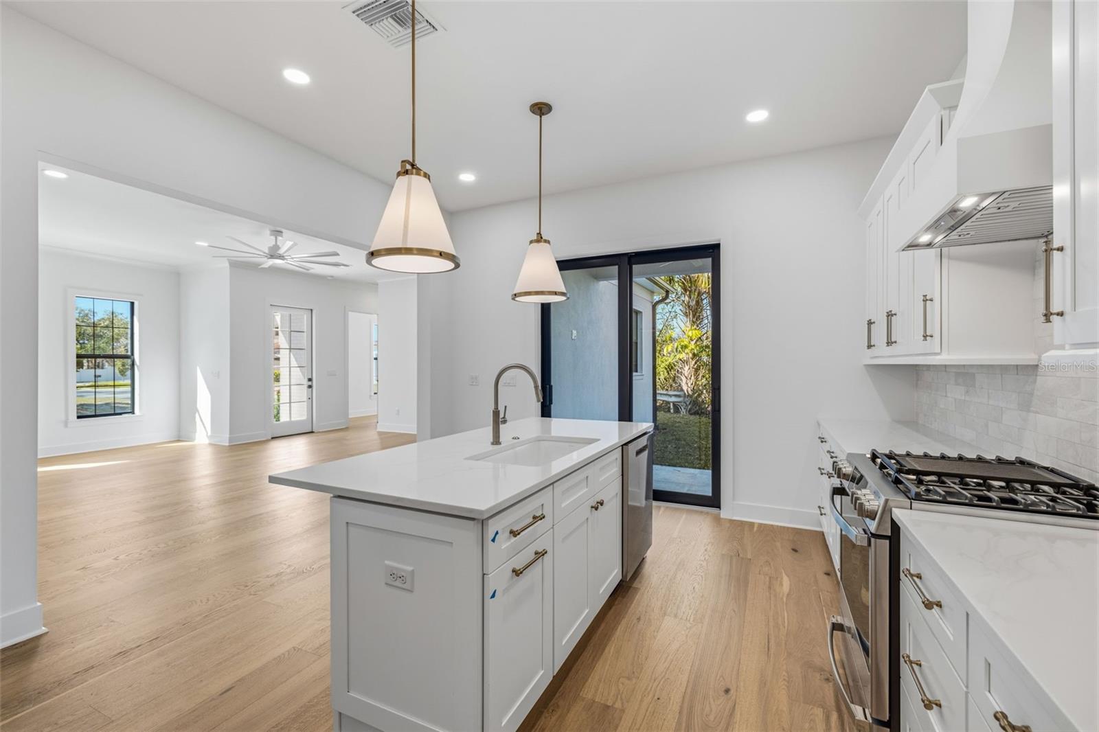 Image 10 of 26 For 3010 Esperanza Avenue