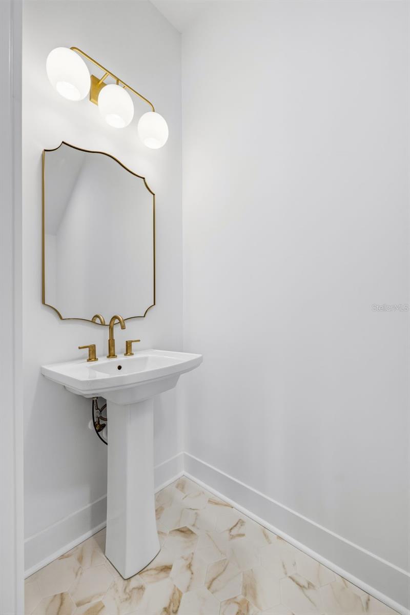 Image 13 of 26 For 3010 Esperanza Avenue